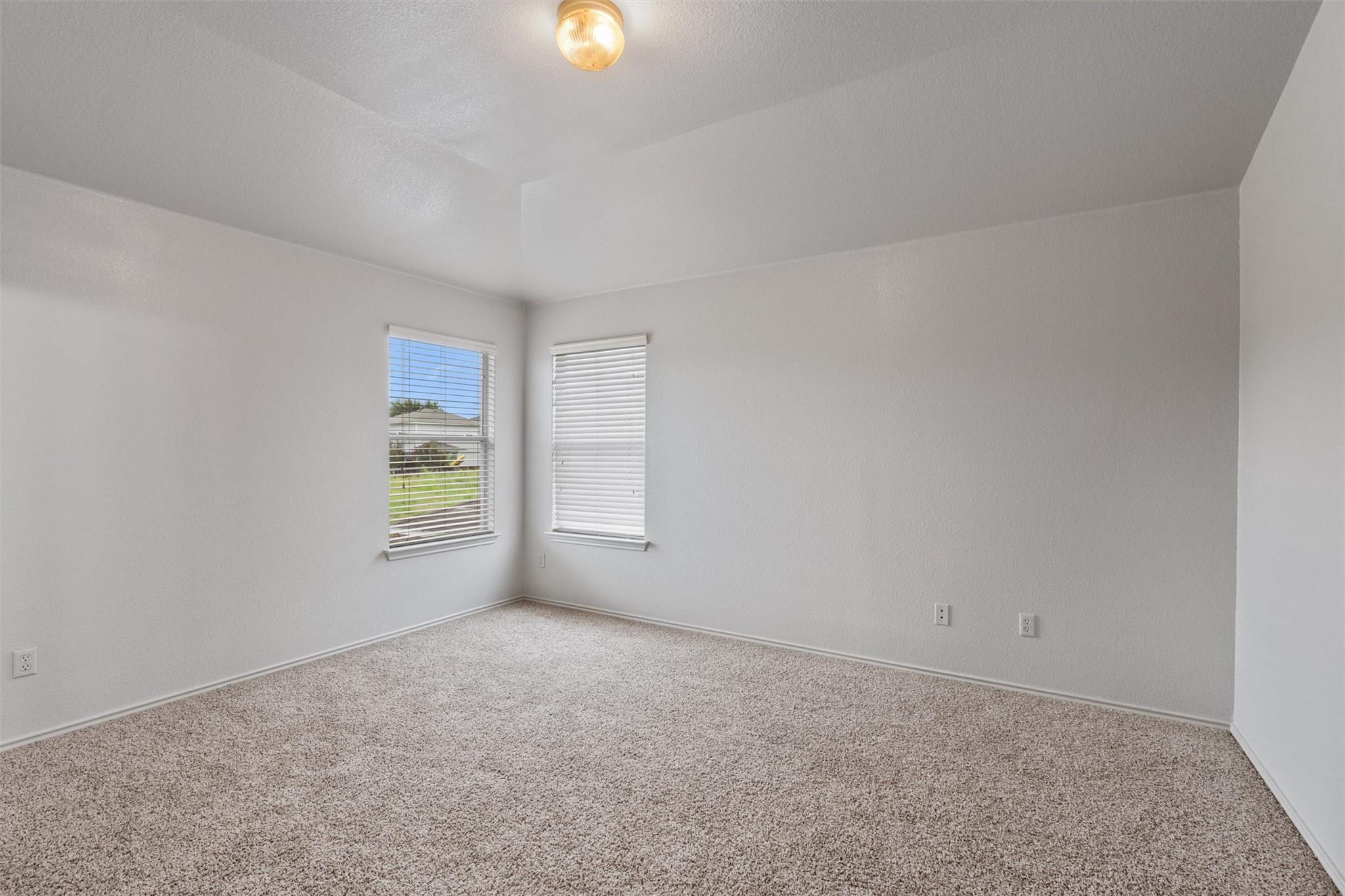 12921 White House St Property Photo 13