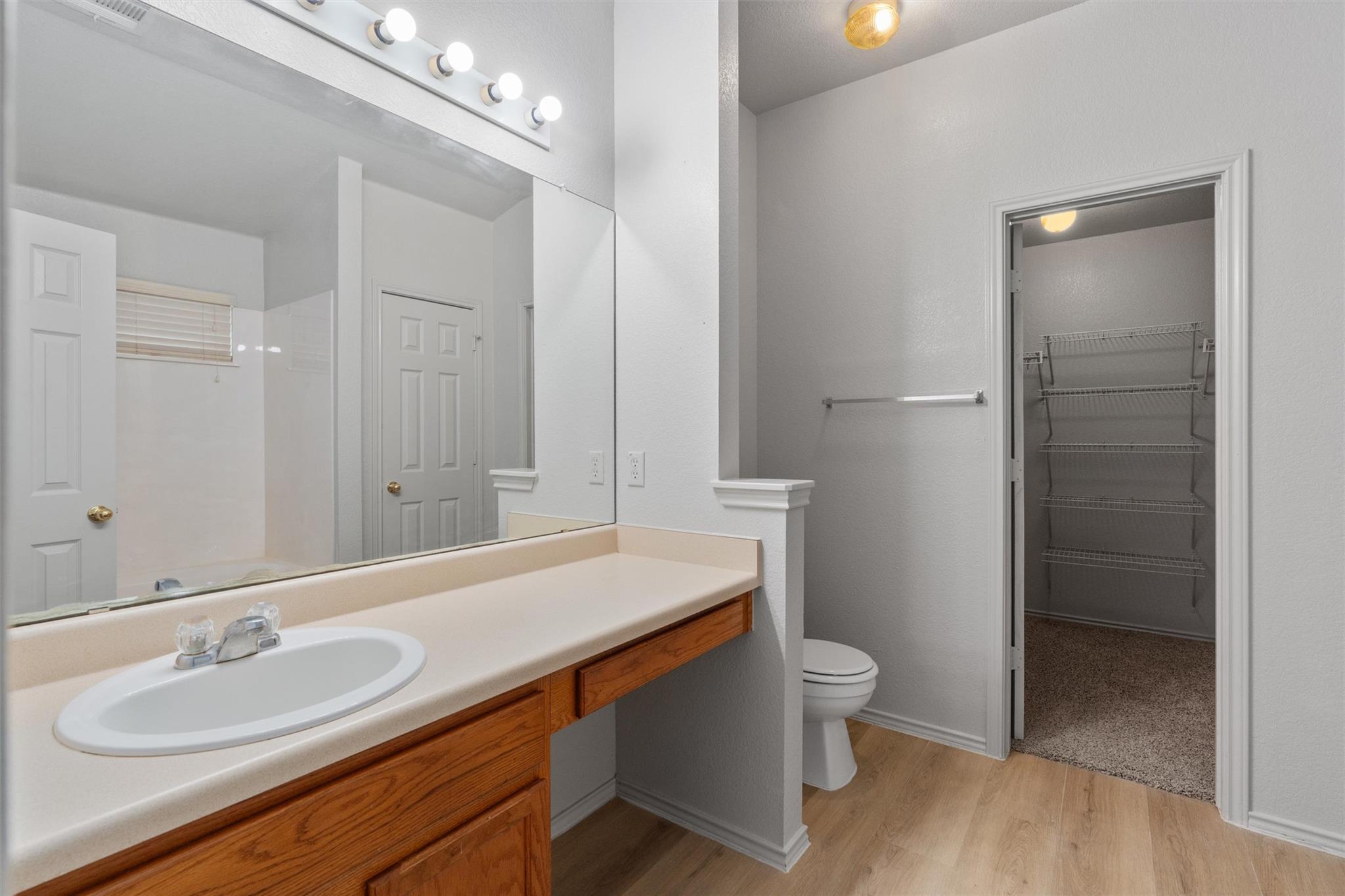 12921 White House St Property Photo 15