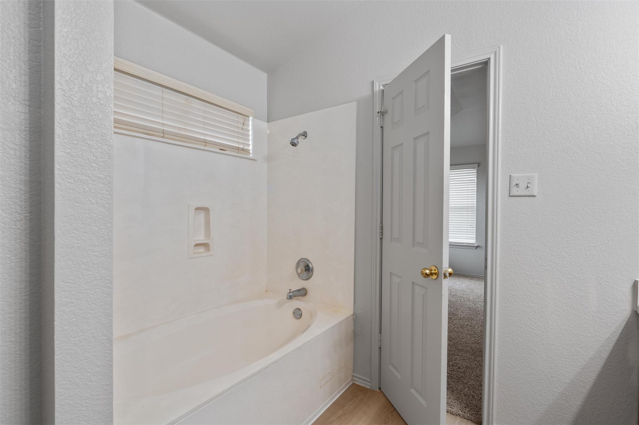 12921 White House St Property Photo 16