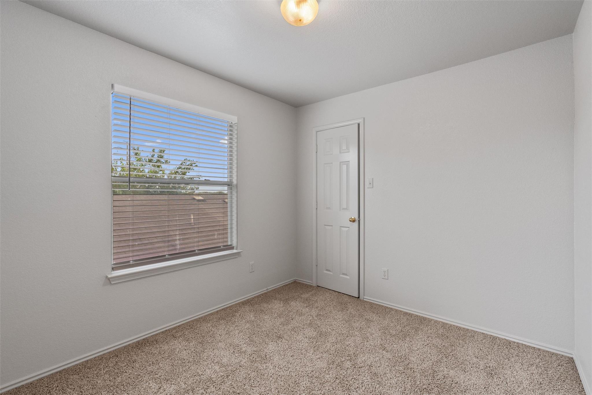 12921 White House St Property Photo 18