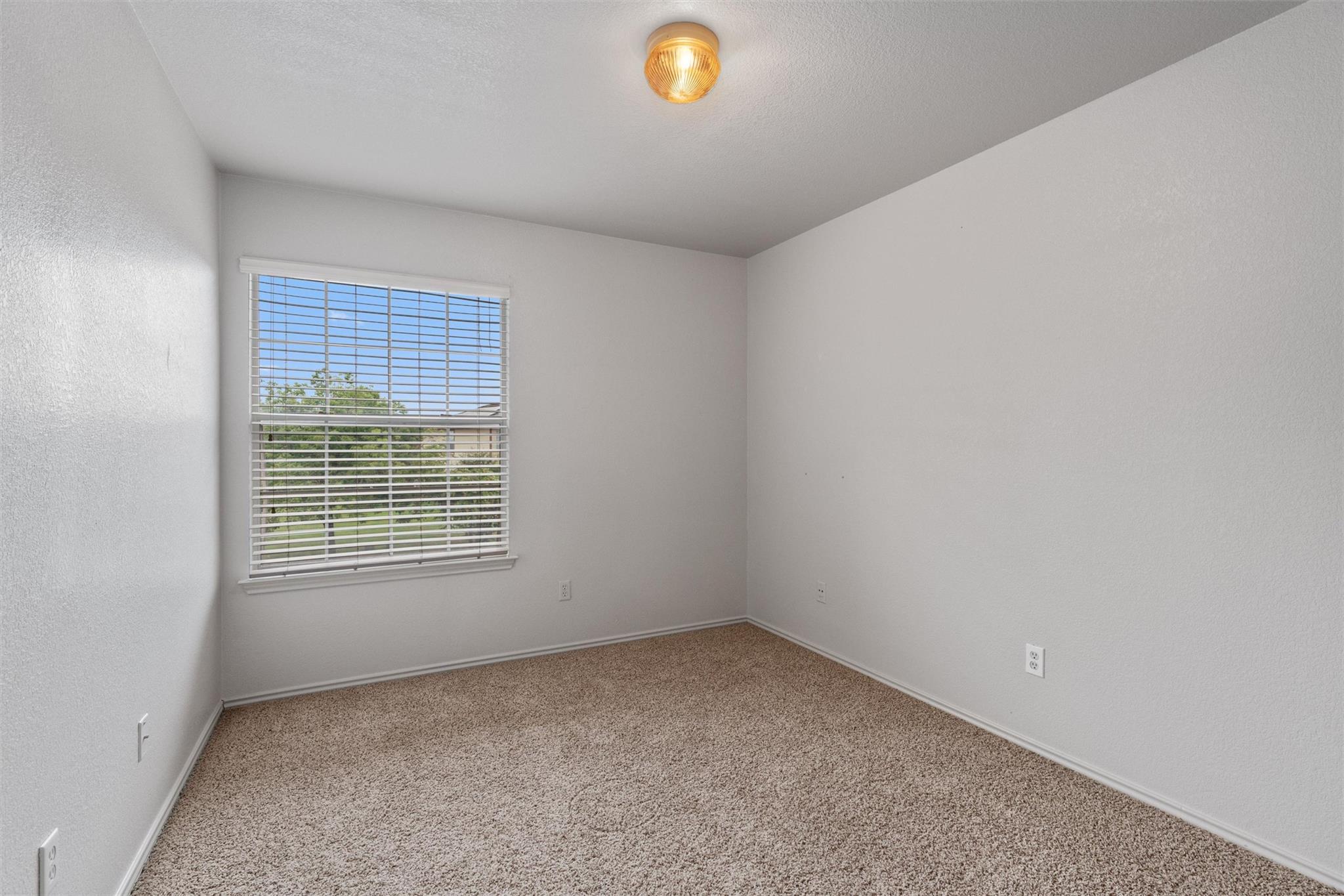 12921 White House St Property Photo 20