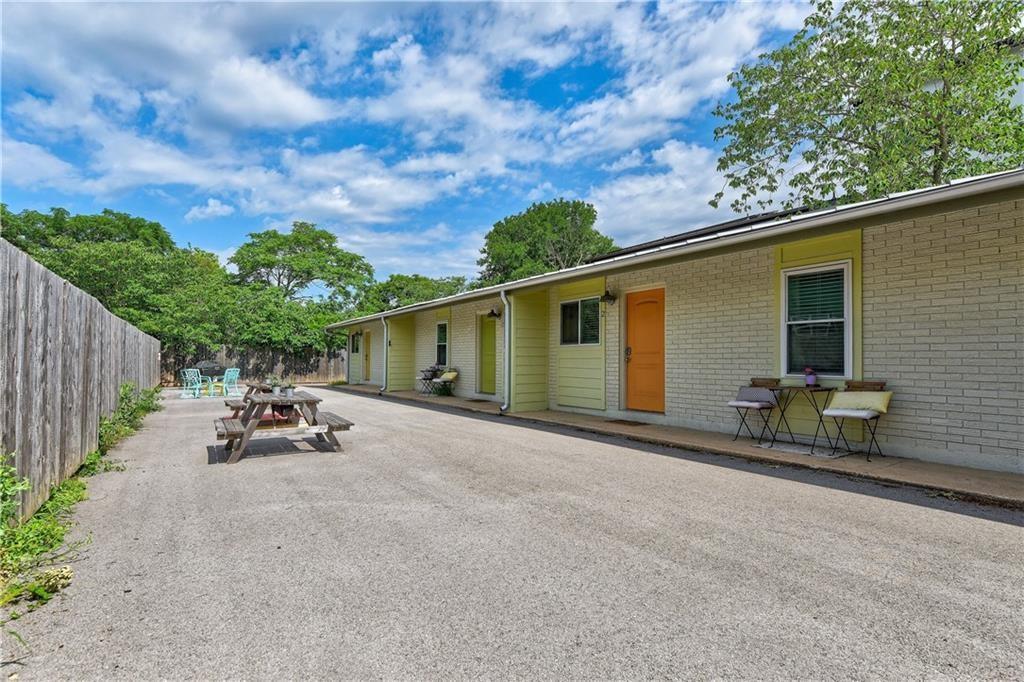 1126 1/2 Chicon St #2 Property Photo 10