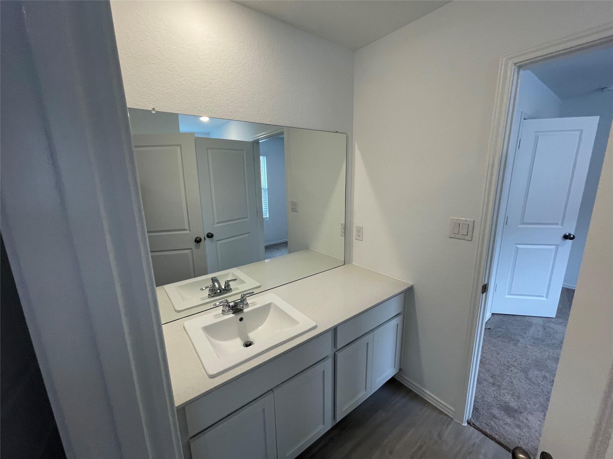 609 Avre Loop Property Photo 4