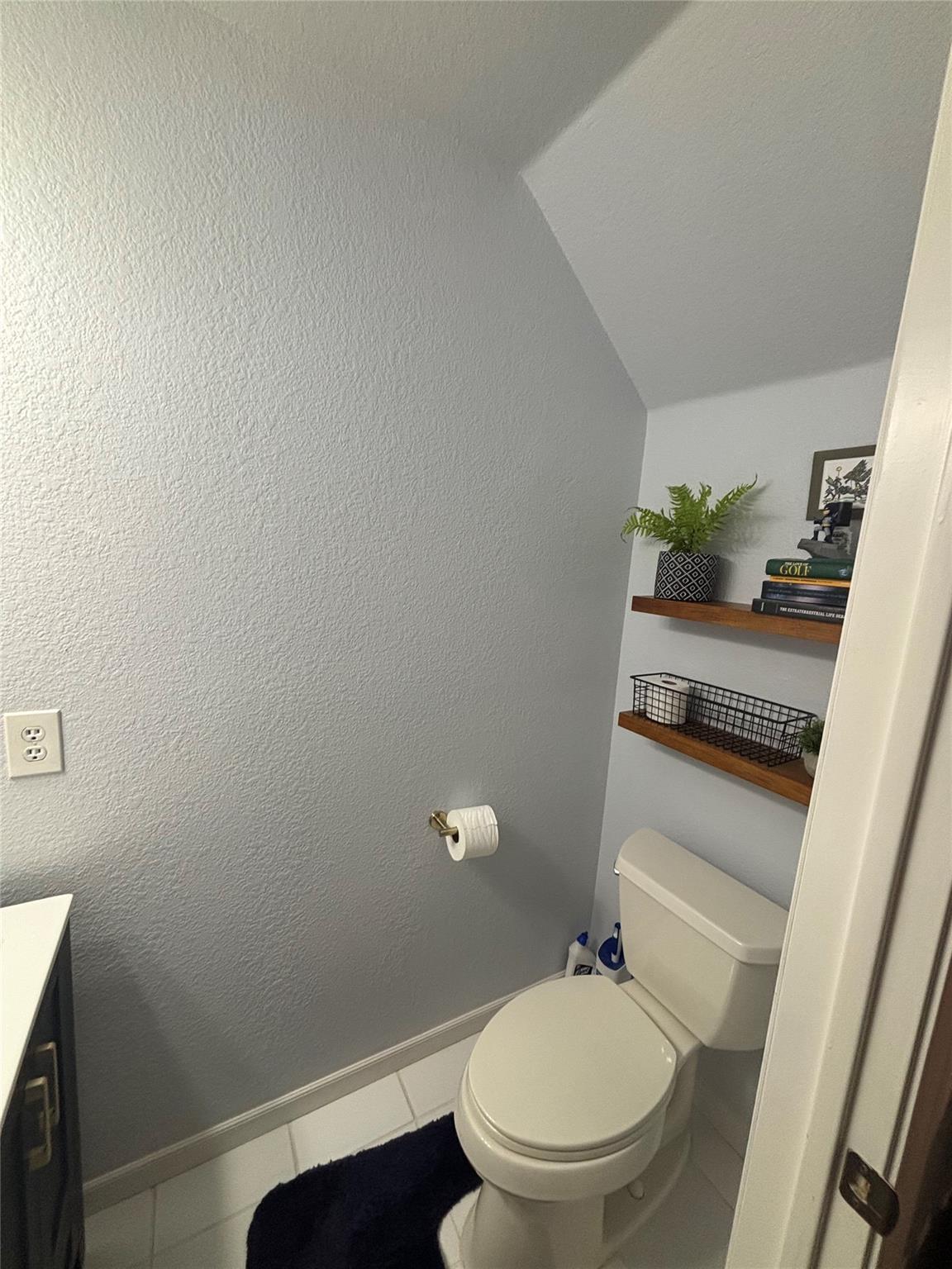 1200 Tetbury Ln Property Photo 8