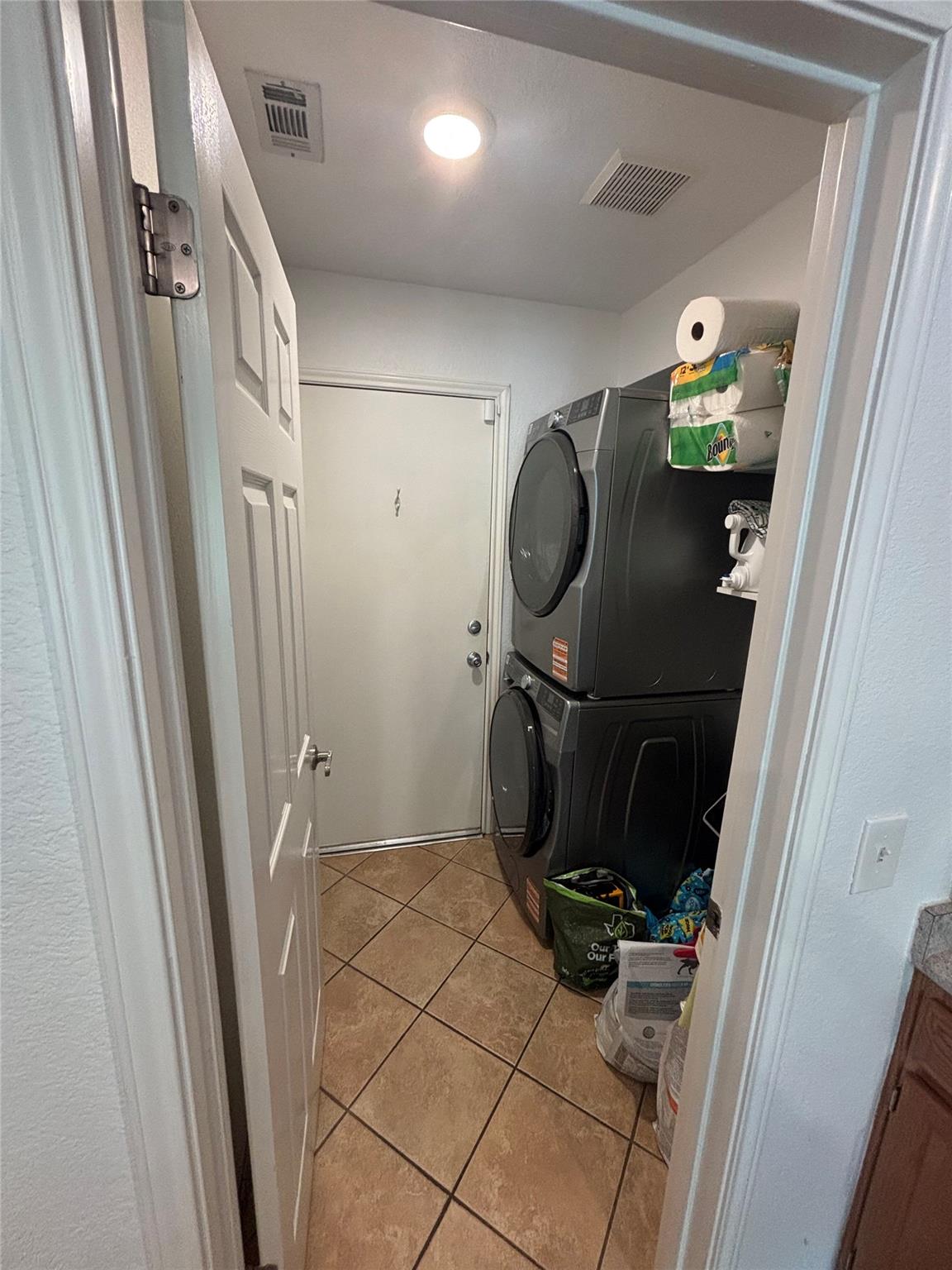 1200 Tetbury Ln Property Photo 17