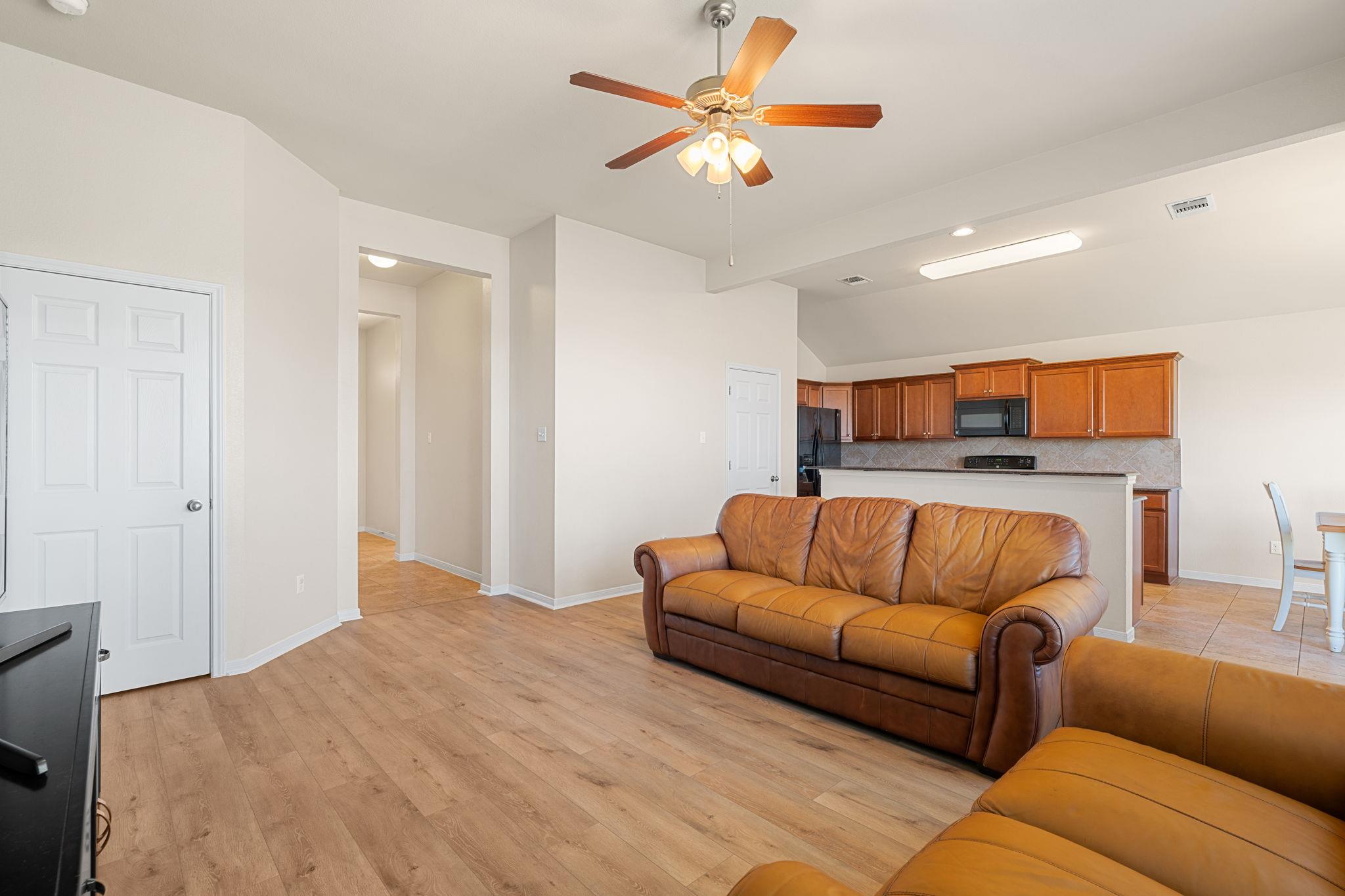 428 Parkfield Ln Property Photo 6