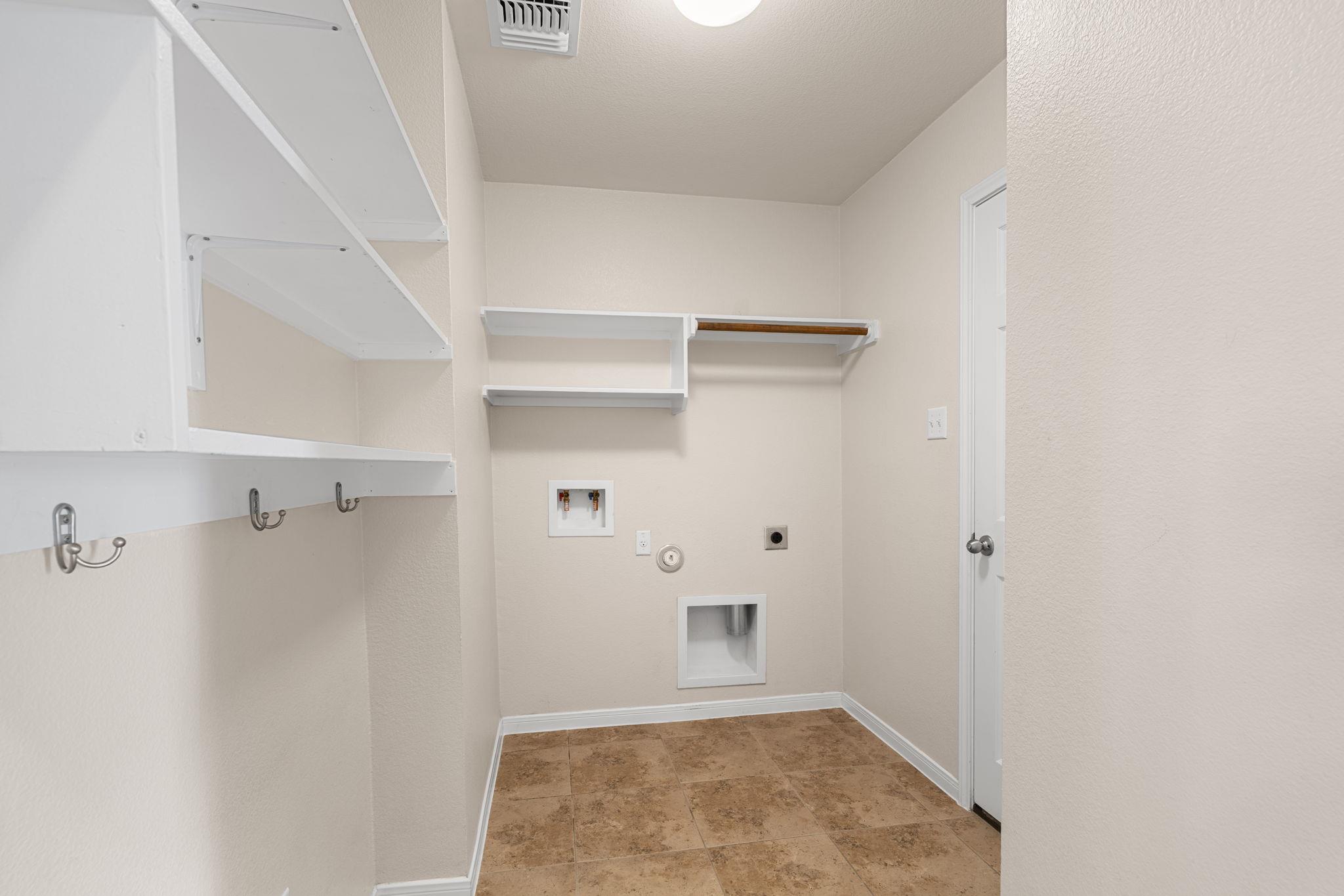 428 Parkfield Ln Property Photo 29