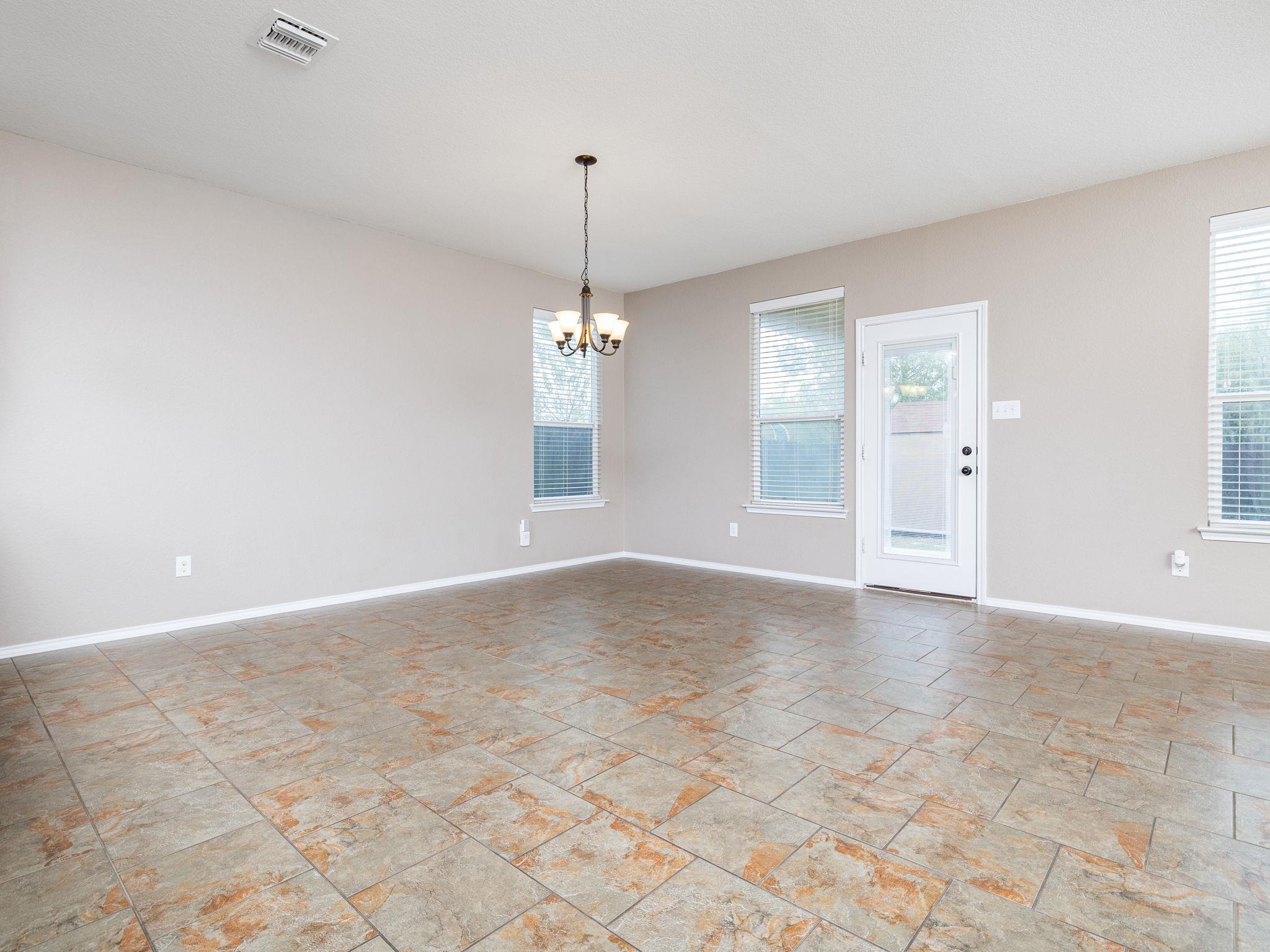 13525 Abraham Lincoln St Property Photo 7