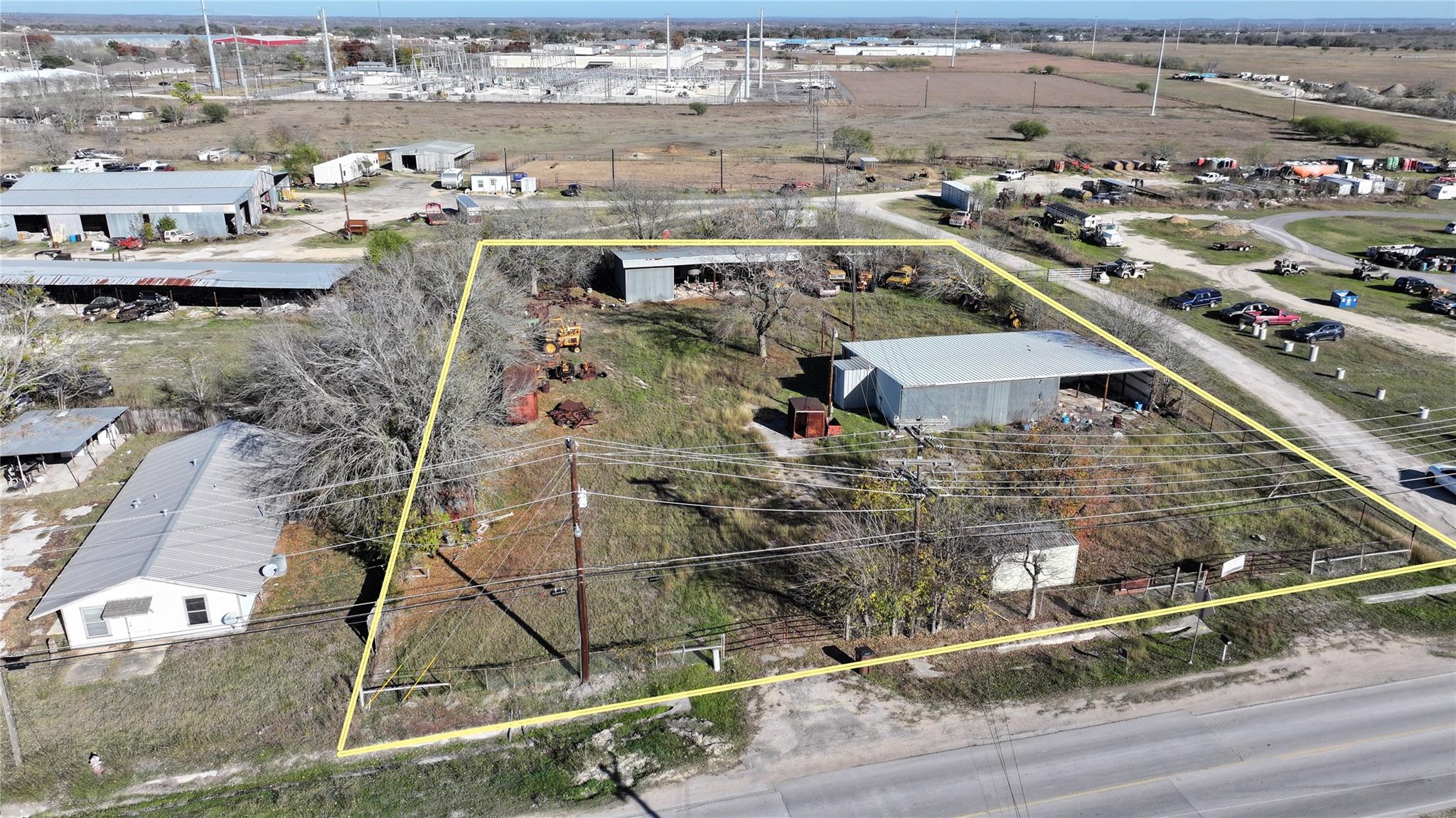 1406 S Commerce St Property Photo 2