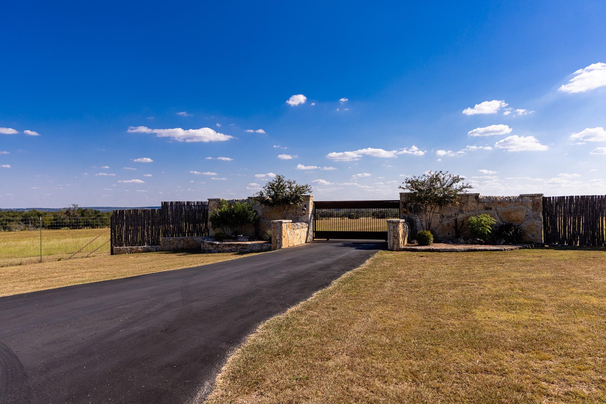 3551 Rm 2325 Property Photo 10