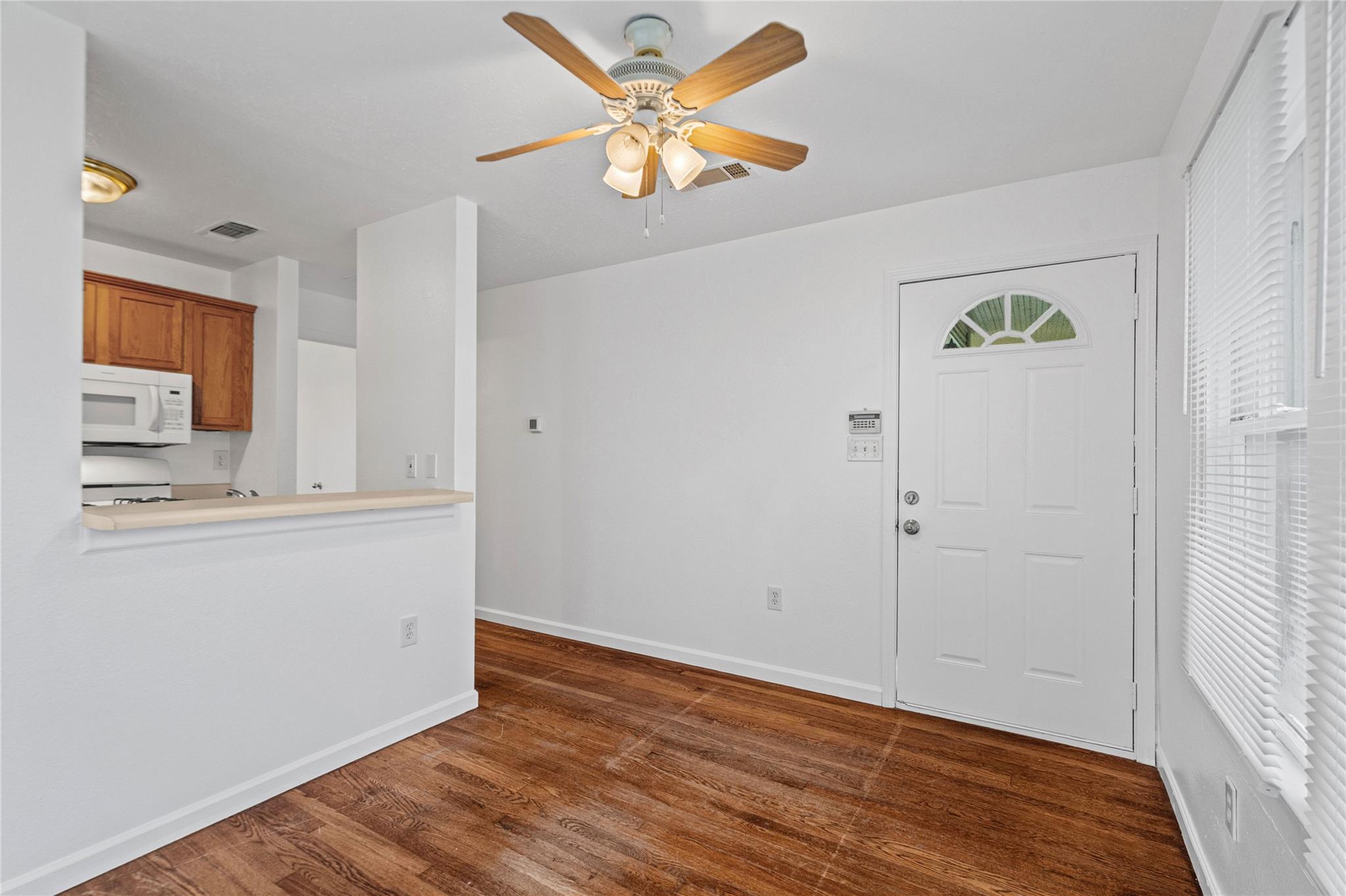 1307 Concho St #a Property Photo 5