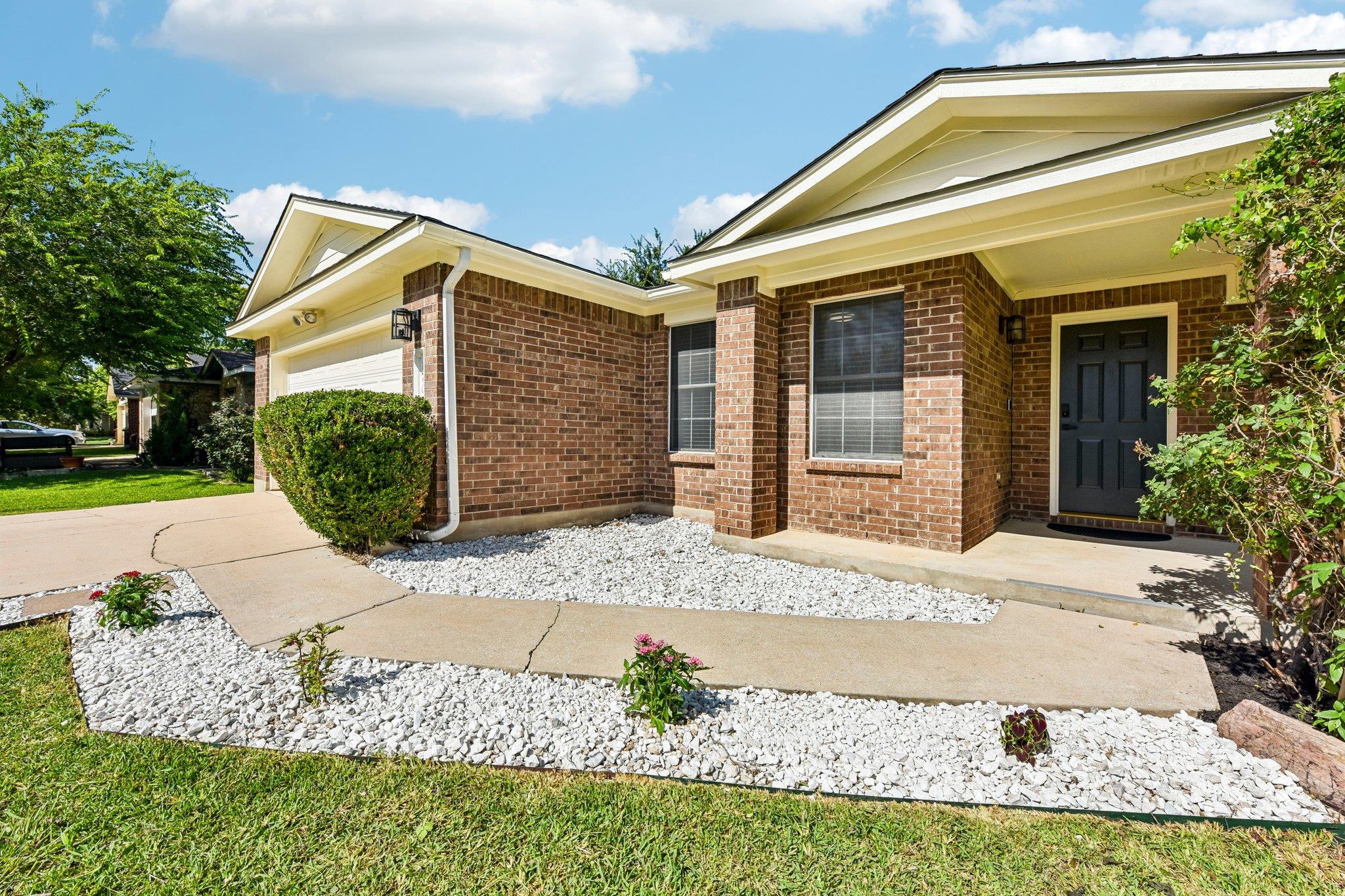 170 Kates Cv Property Photo 2