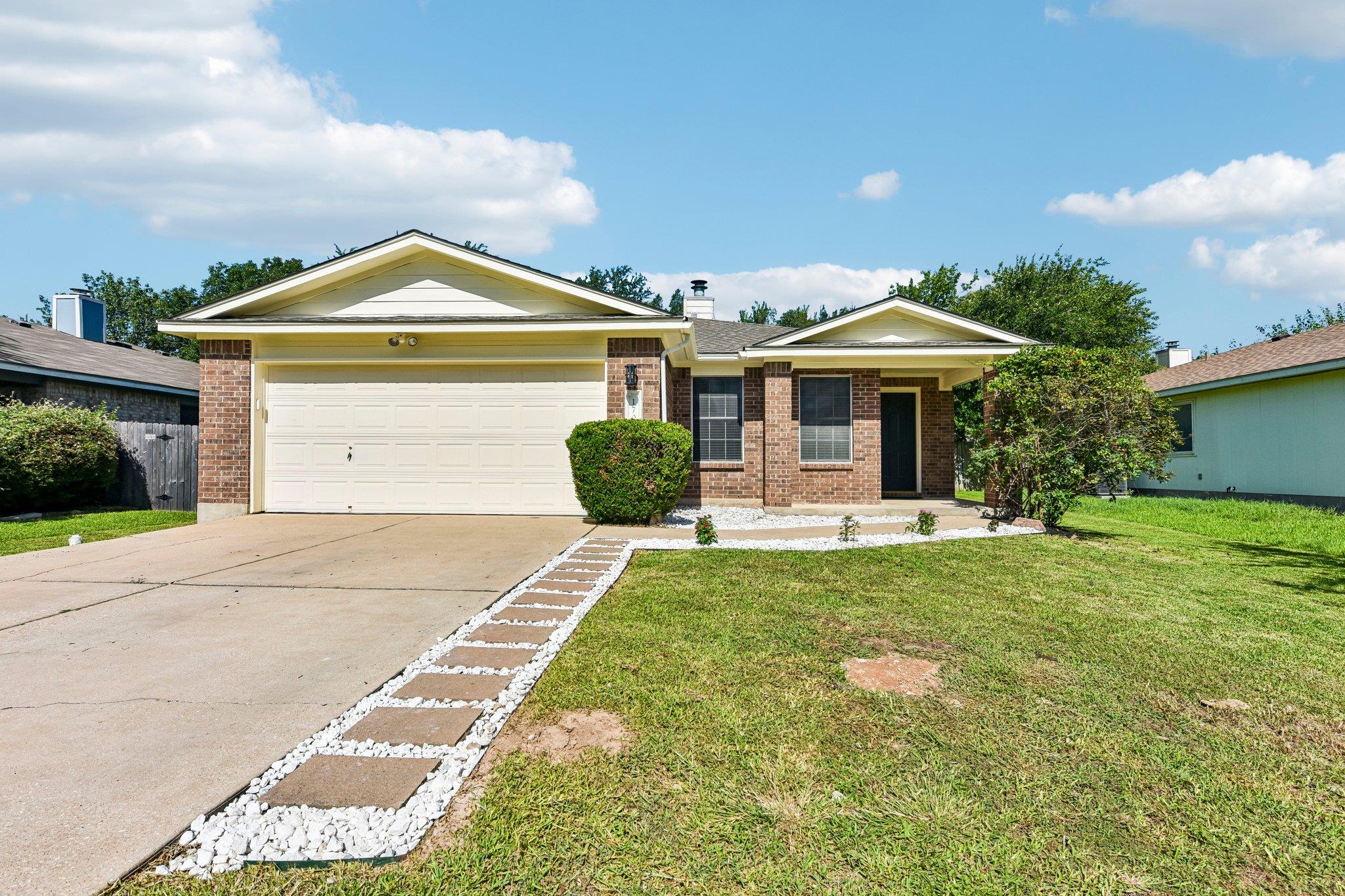 170 Kates Cv Property Photo 3