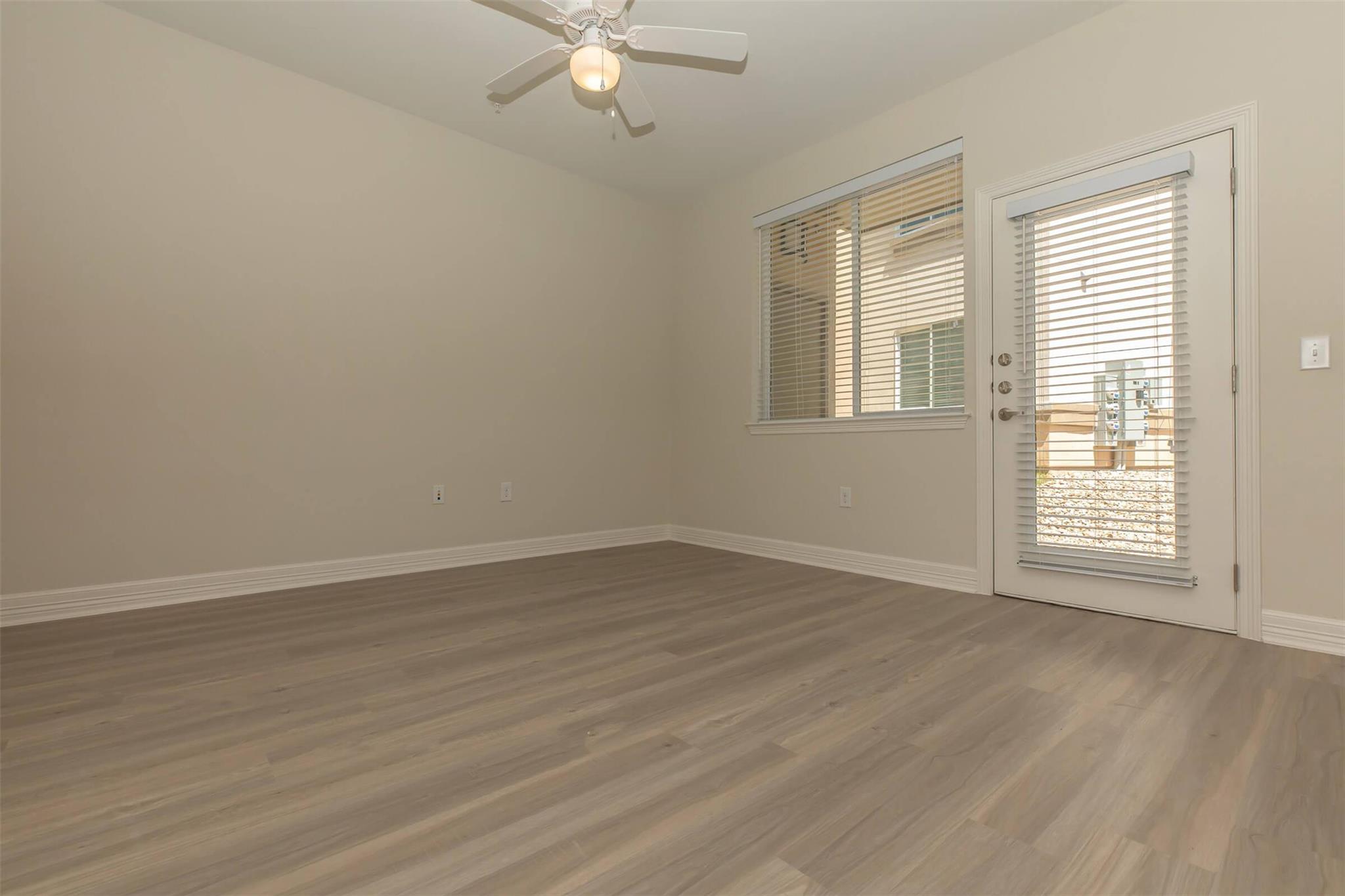1201 W Whitestone Blvd Blvd #k-203 Property Photo 6