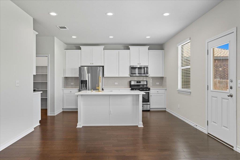 3801 Soft Shore Ln Property Photo 4
