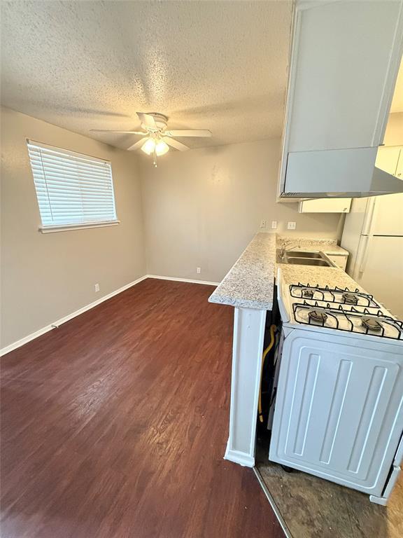 308 E 34th St #201 Property Photo 2