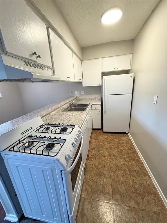 308 E 34th St #201 Property Photo 3