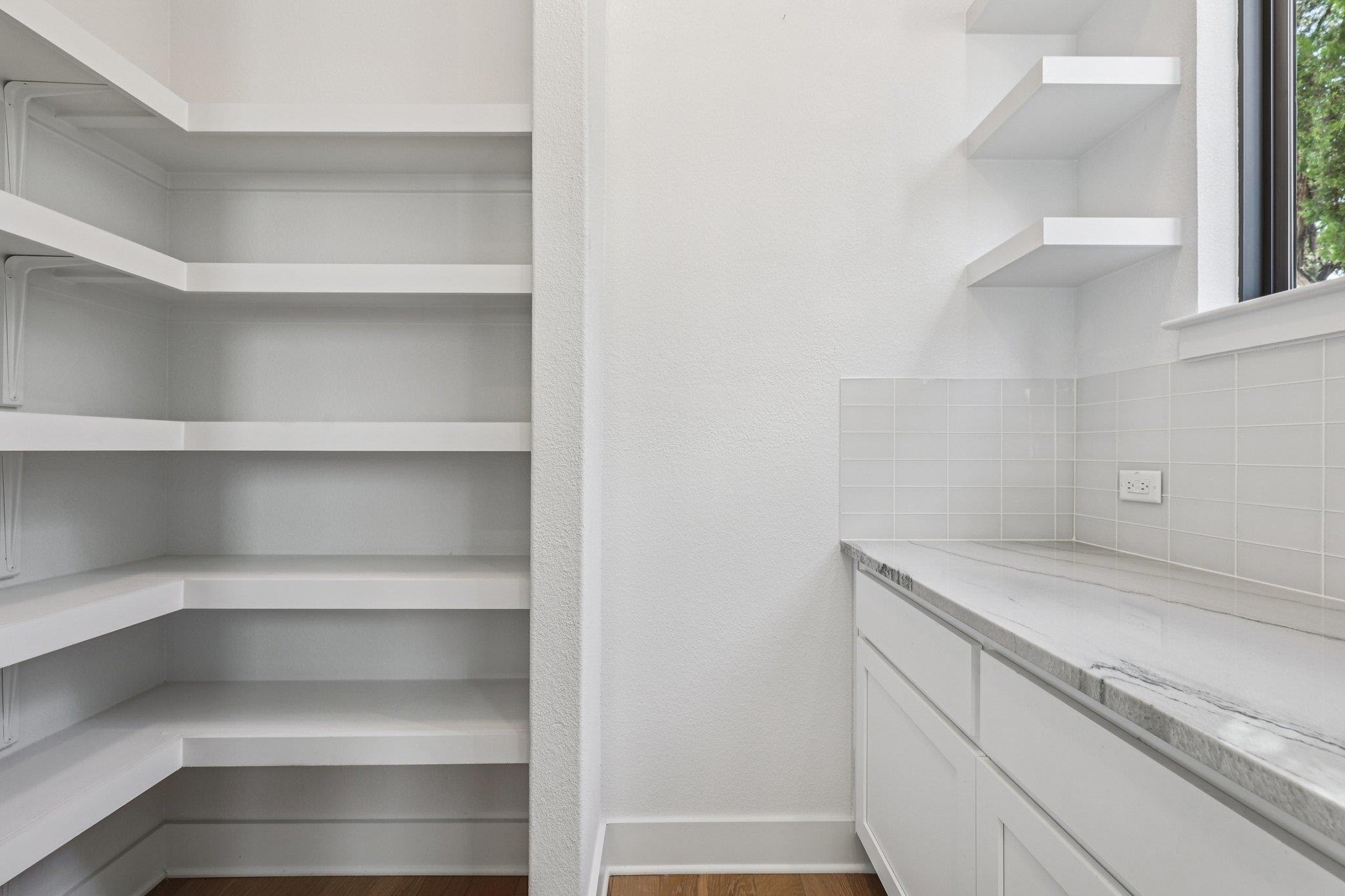 19316 Splendor Ct Property Photo 13