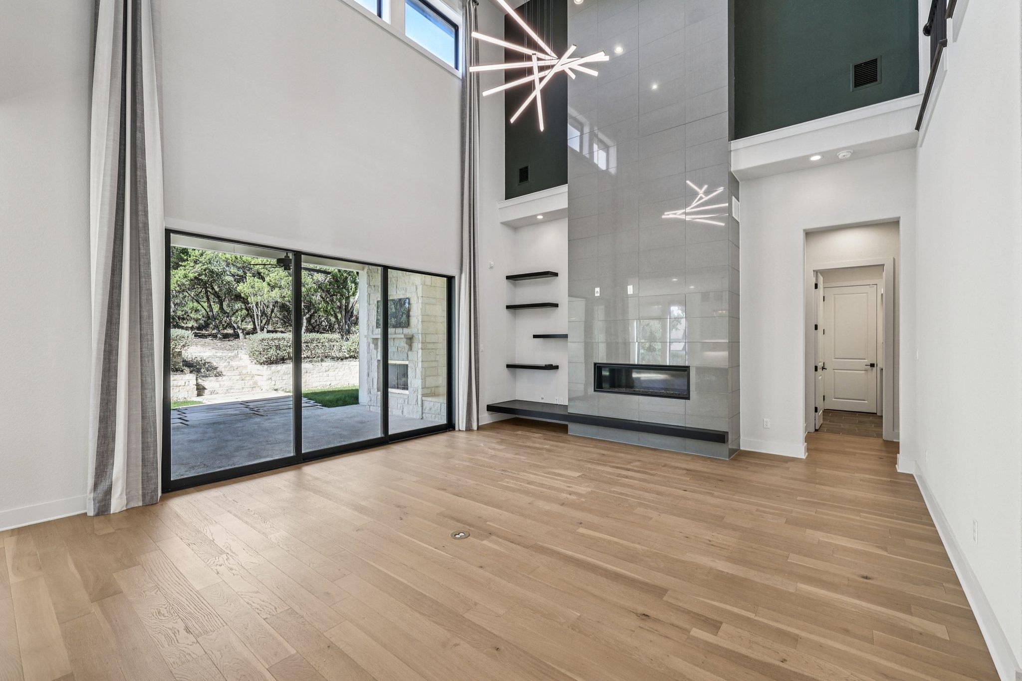 19316 Splendor Ct Property Photo 14