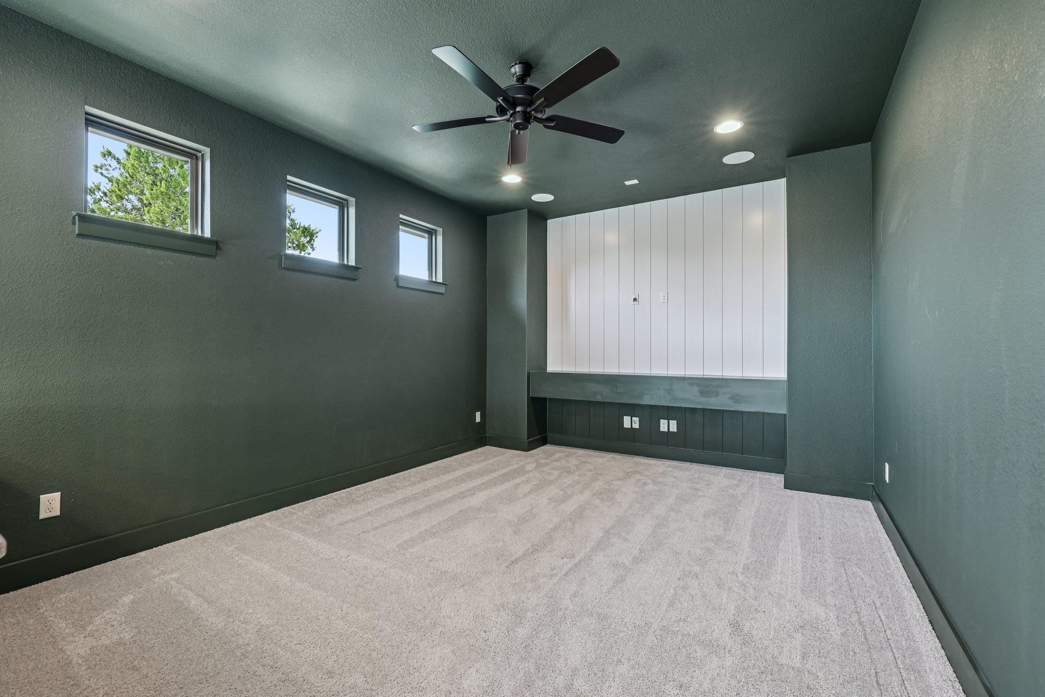 19316 Splendor Ct Property Photo 30