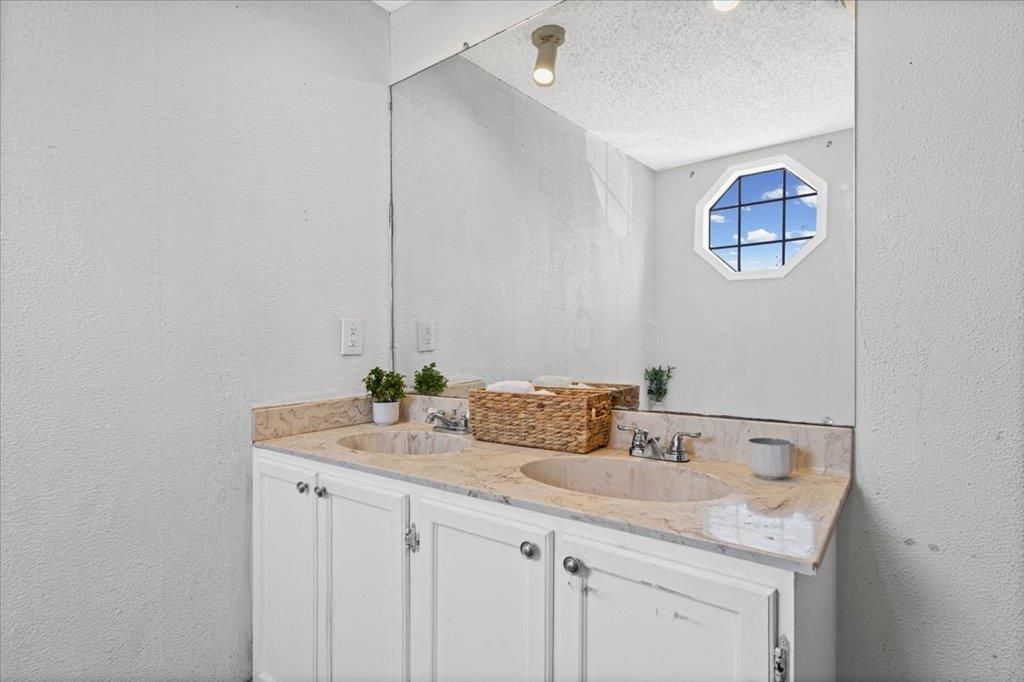 13501 Nutty Brown Rd #b Property Photo 10
