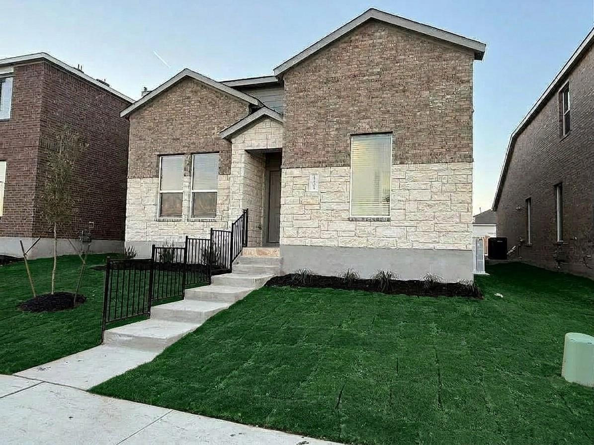 17704 Sage Thrasher Dr Property Photo 2