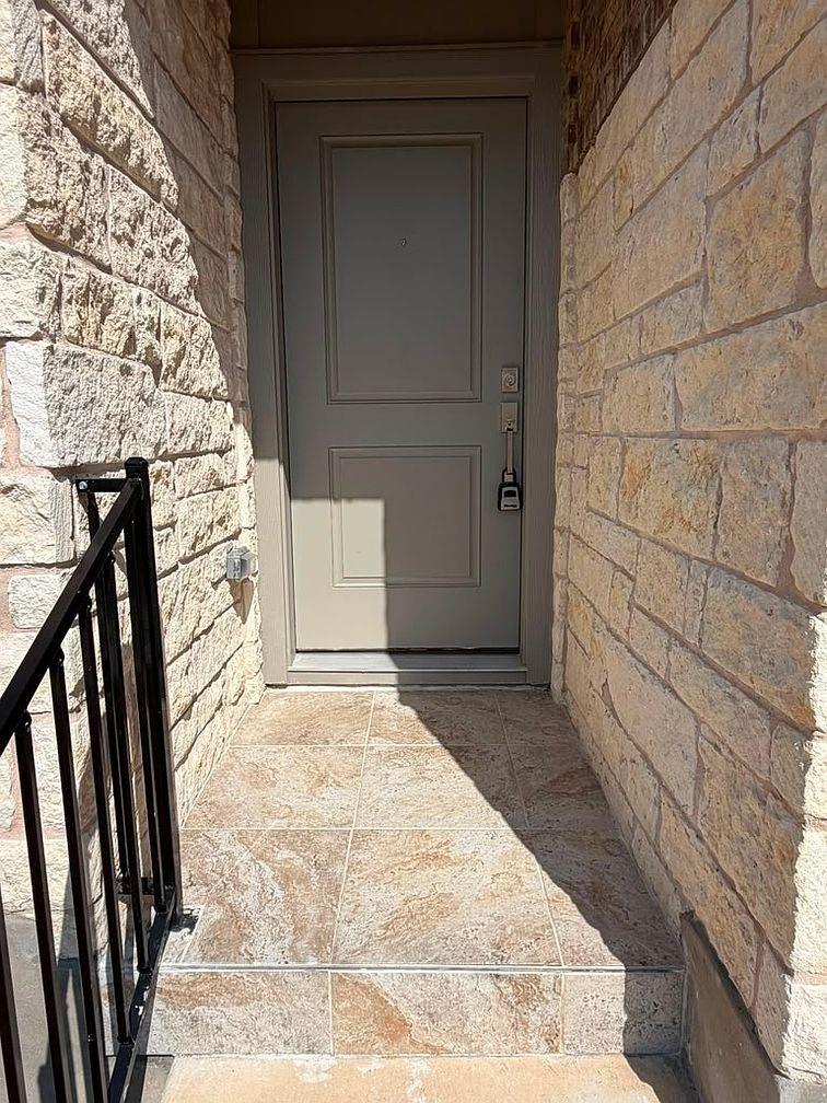 17704 Sage Thrasher Dr Property Photo 3