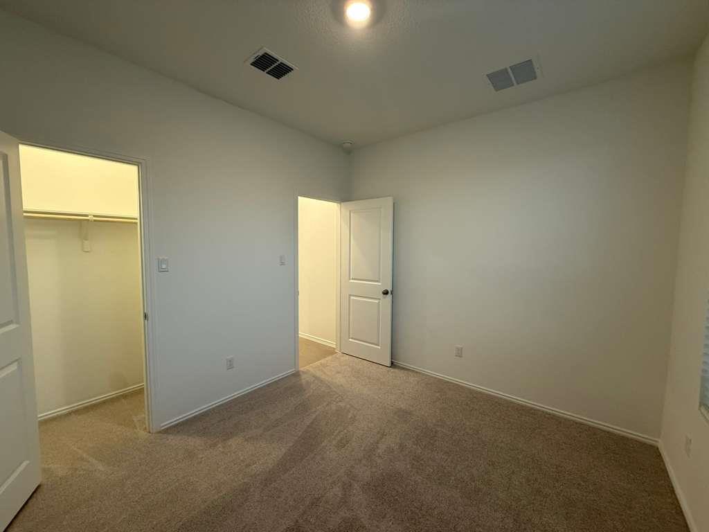 17704 Sage Thrasher Dr Property Photo 5