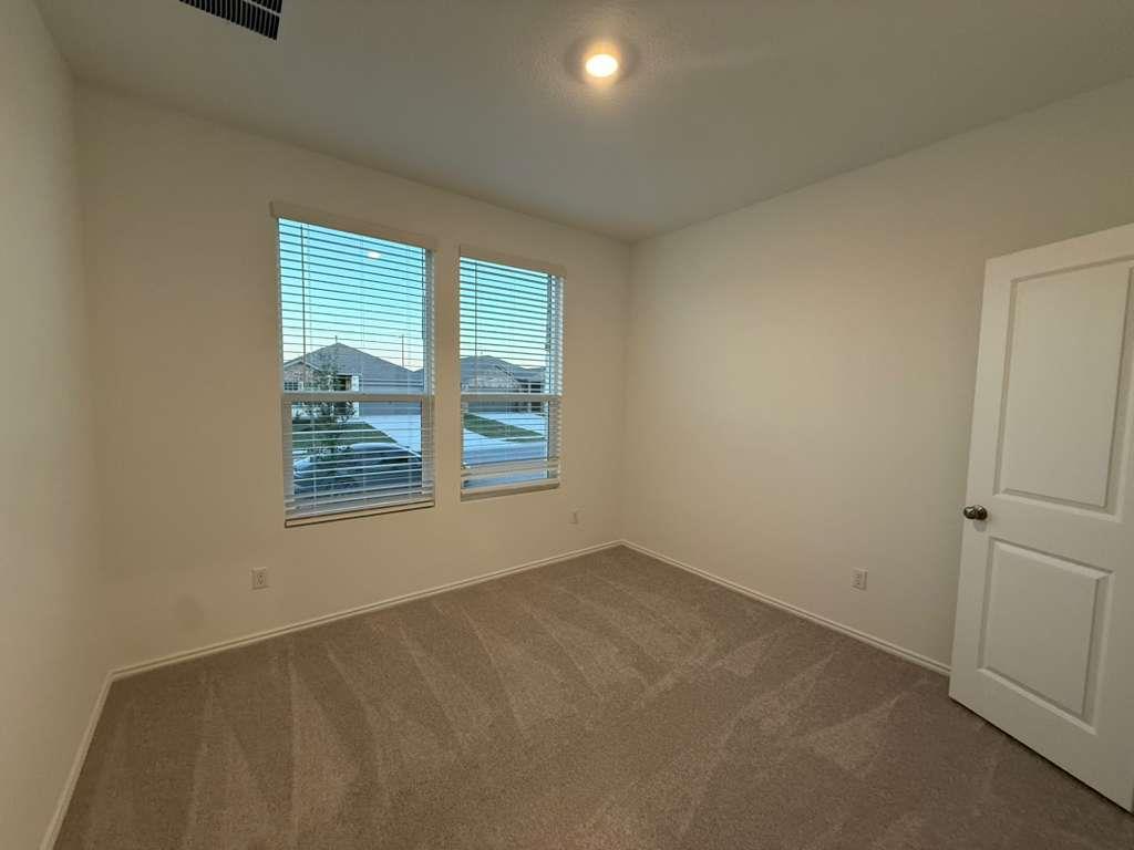 17704 Sage Thrasher Dr Property Photo 7
