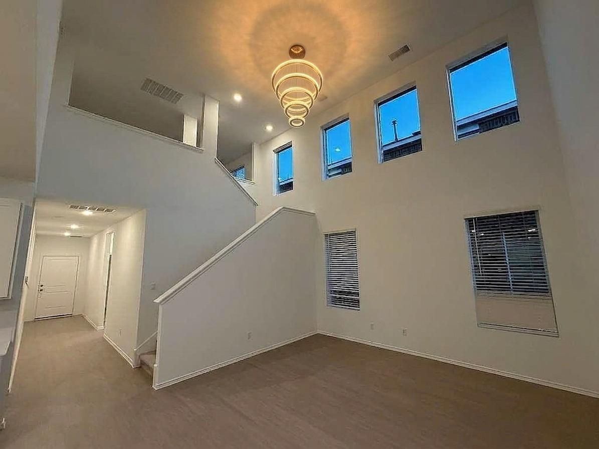 17704 Sage Thrasher Dr Property Photo 7