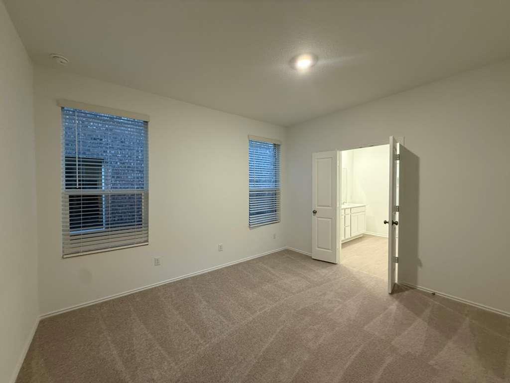 17704 Sage Thrasher Dr Property Photo 8