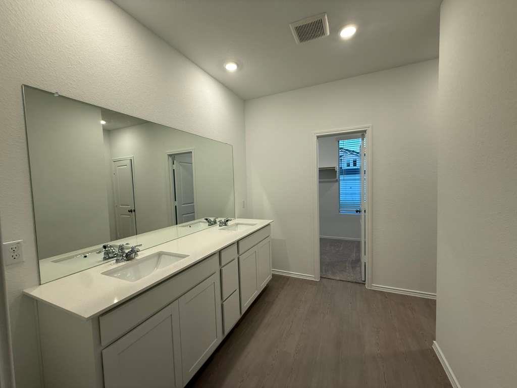 17704 Sage Thrasher Dr Property Photo 9