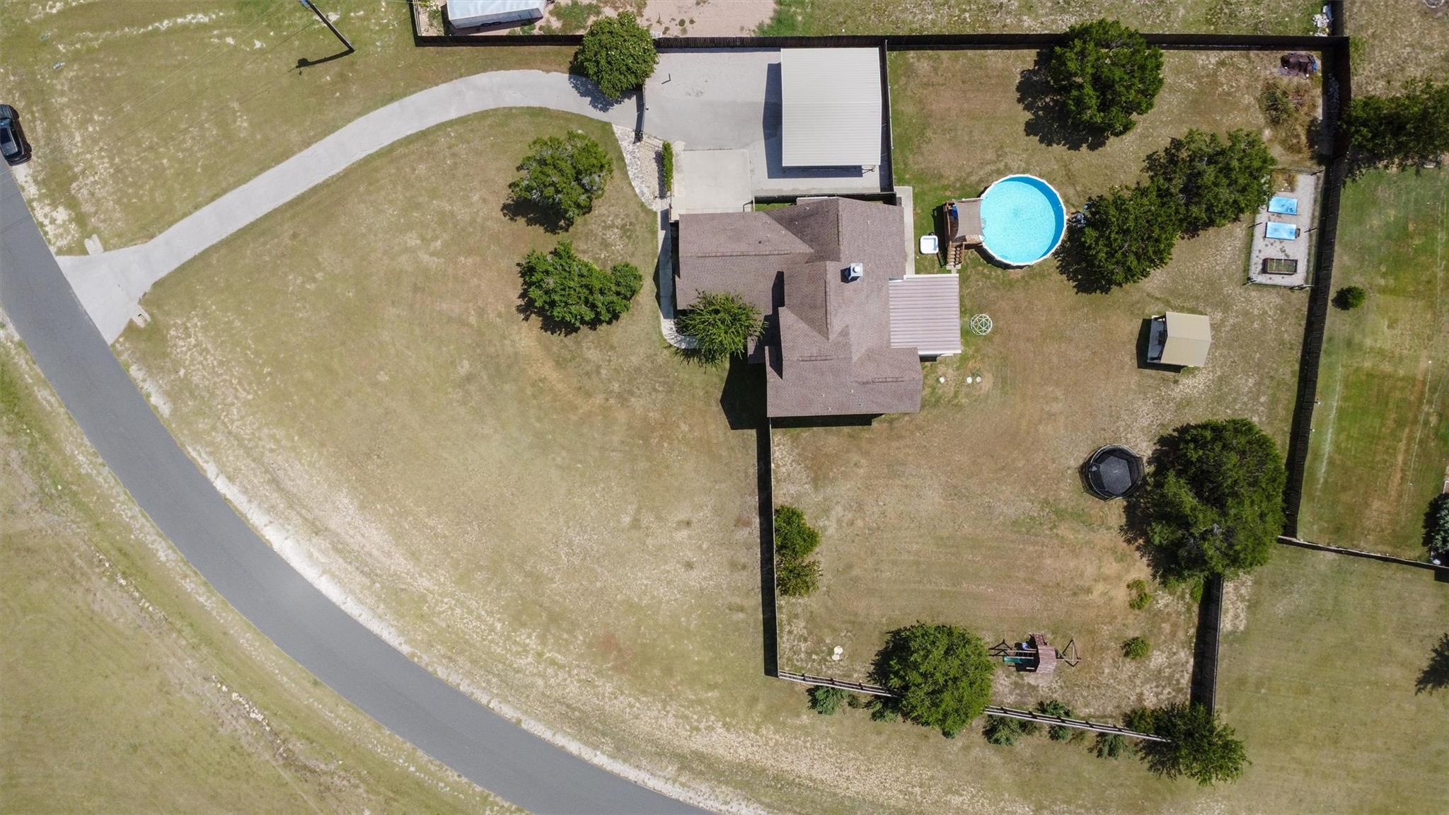 208 Dawn Dr Property Photo 33