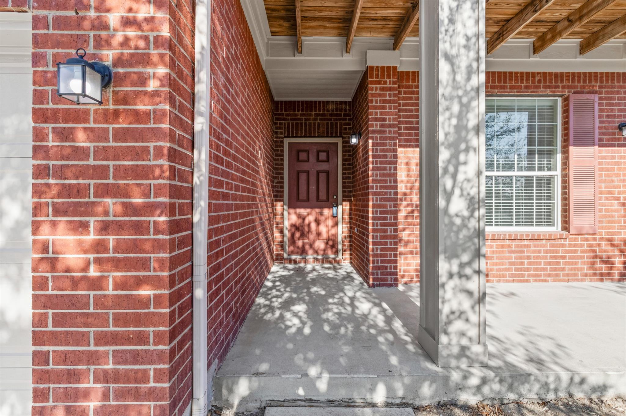 5905 Adair Dr Property Photo 2