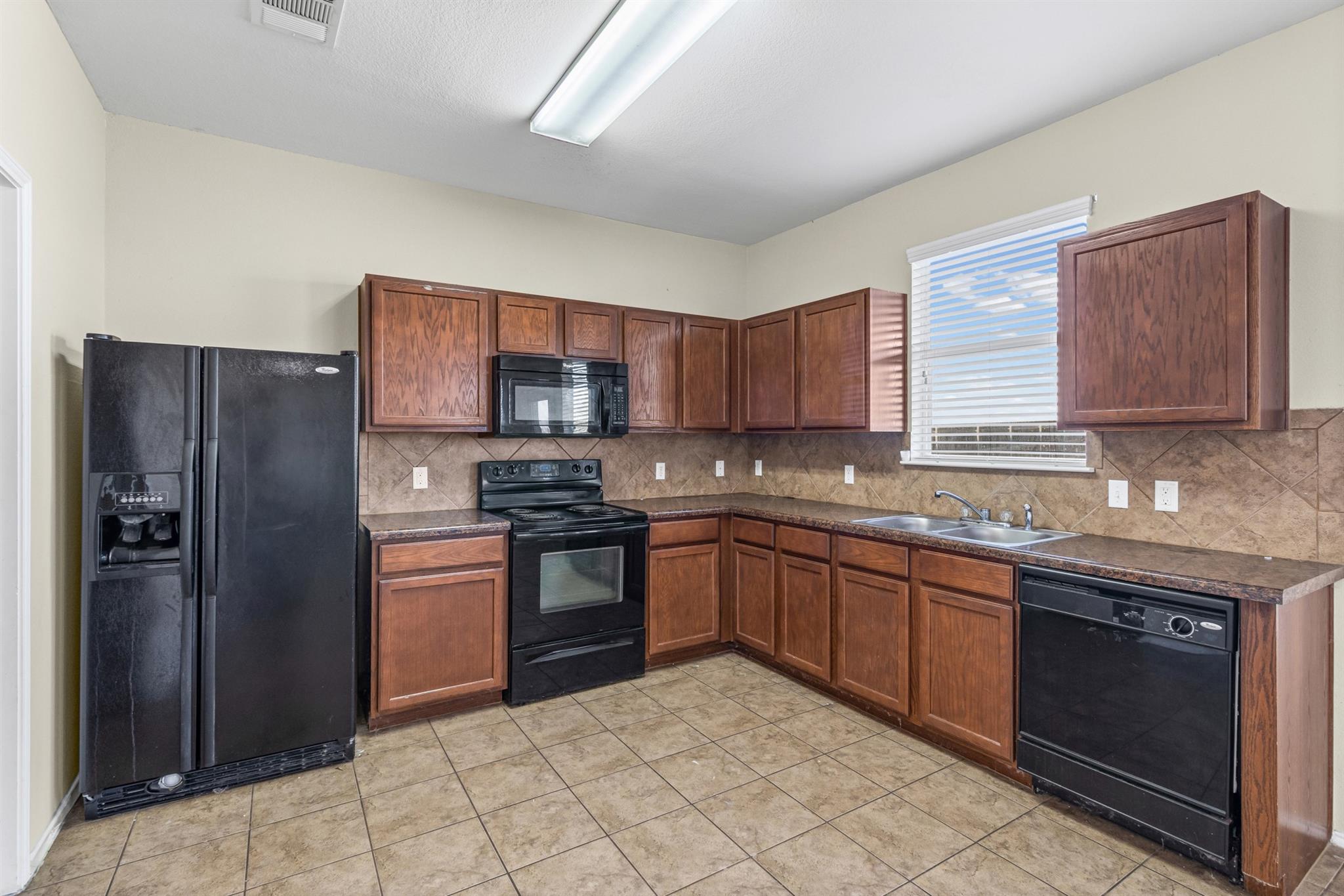 5905 Adair Dr Property Photo 8
