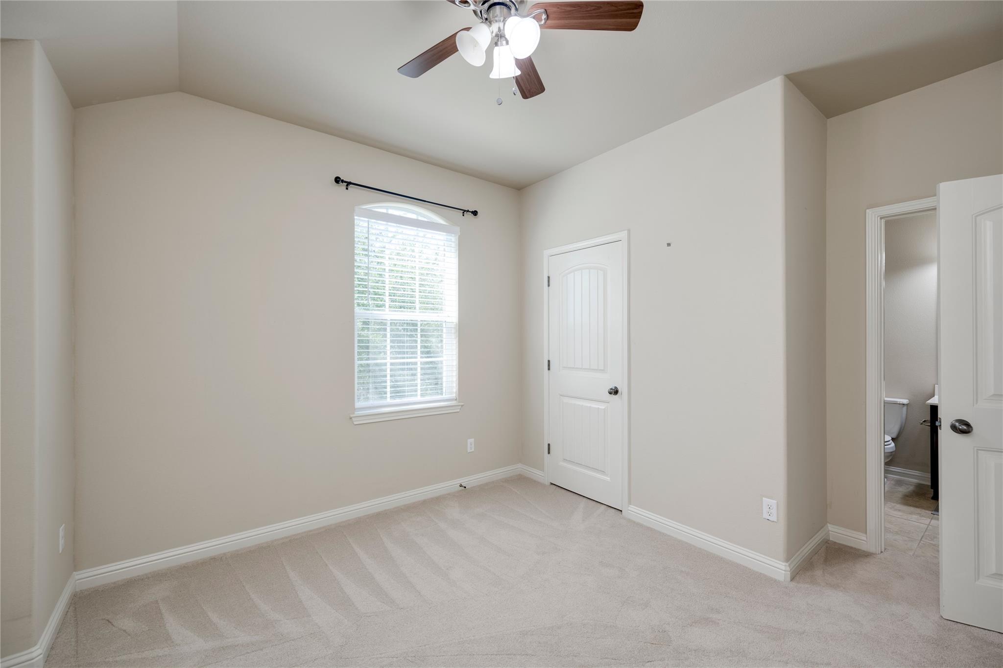 4211 Oldenburg Ln Property Photo 10