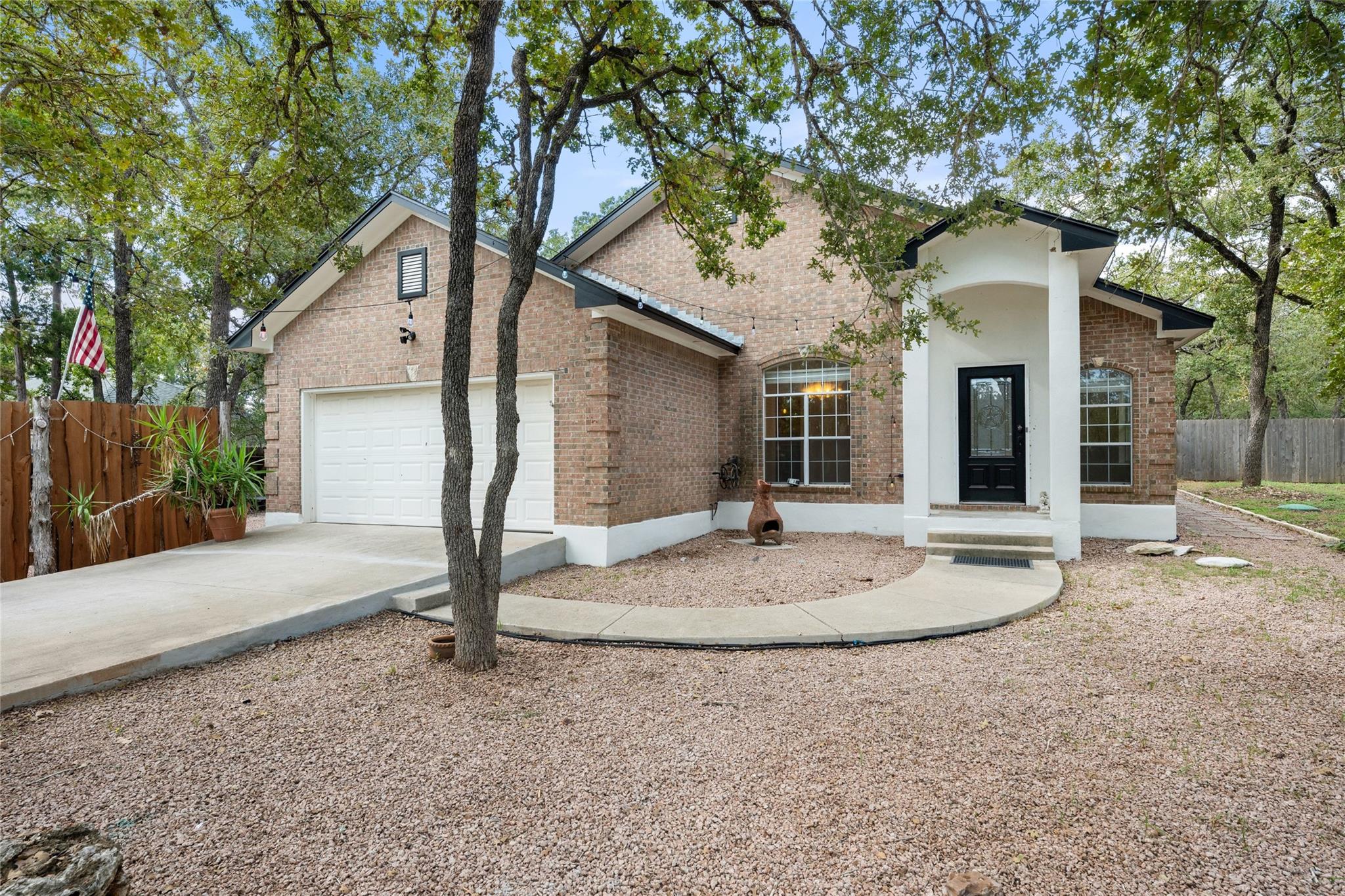 275 W Oak Loop Property Photo 1