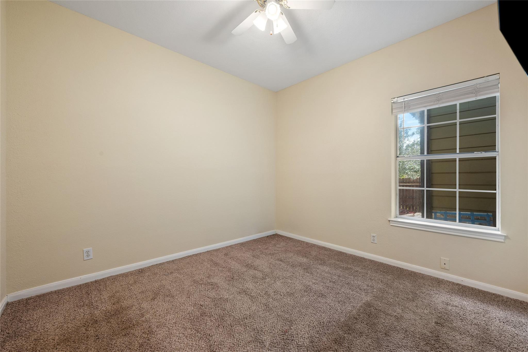 275 W Oak Loop Property Photo 14