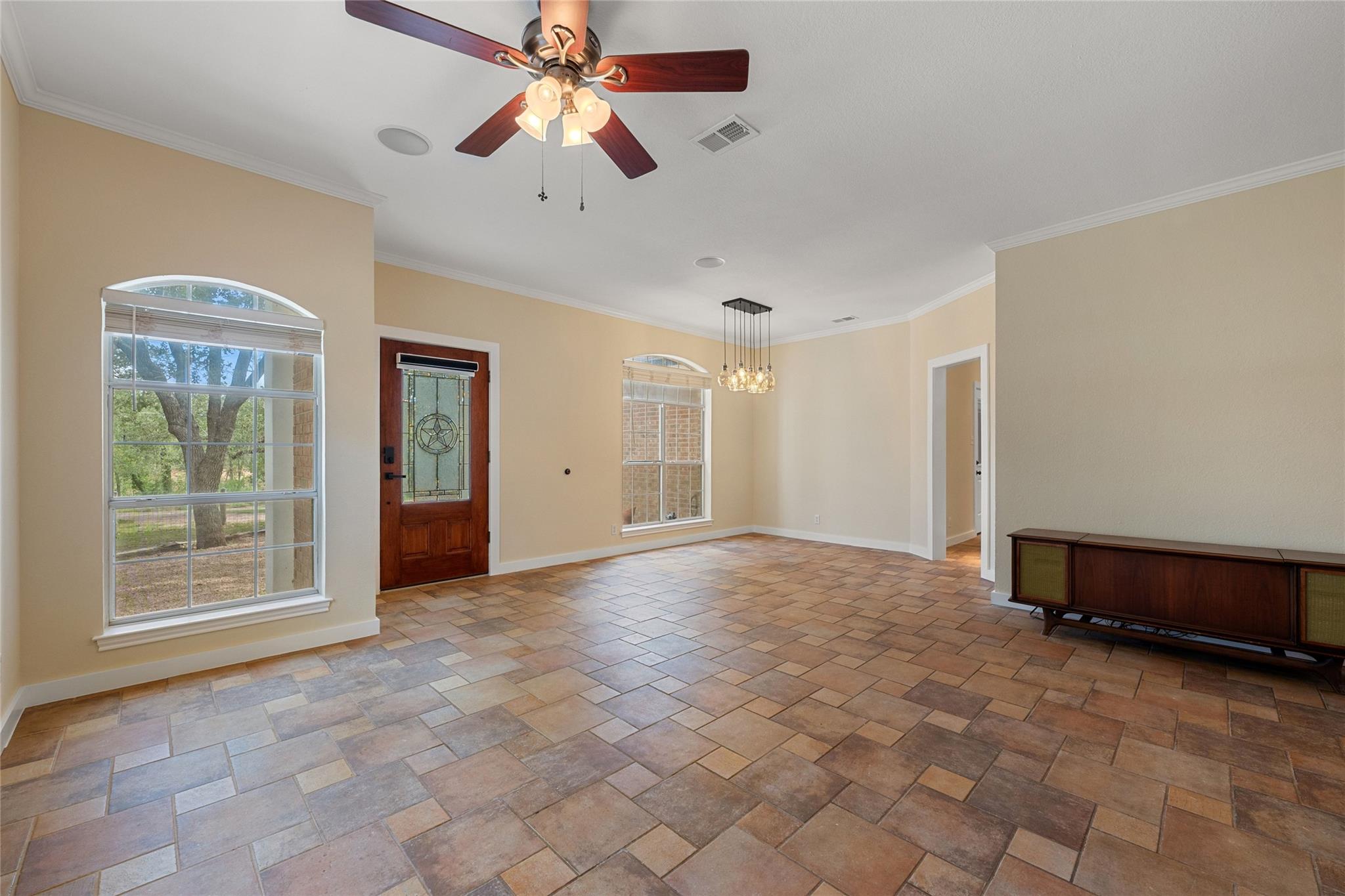 275 W Oak Loop Property Photo 18
