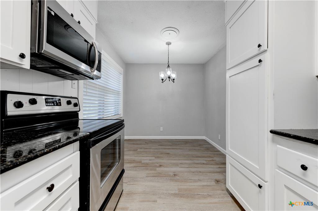 1228 Chippendale Dr Property Photo 6