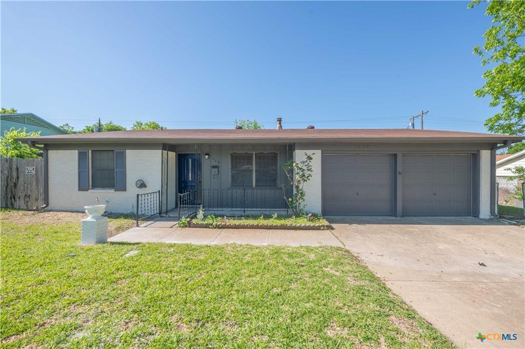 1228 Chippendale Dr Property Photo 9