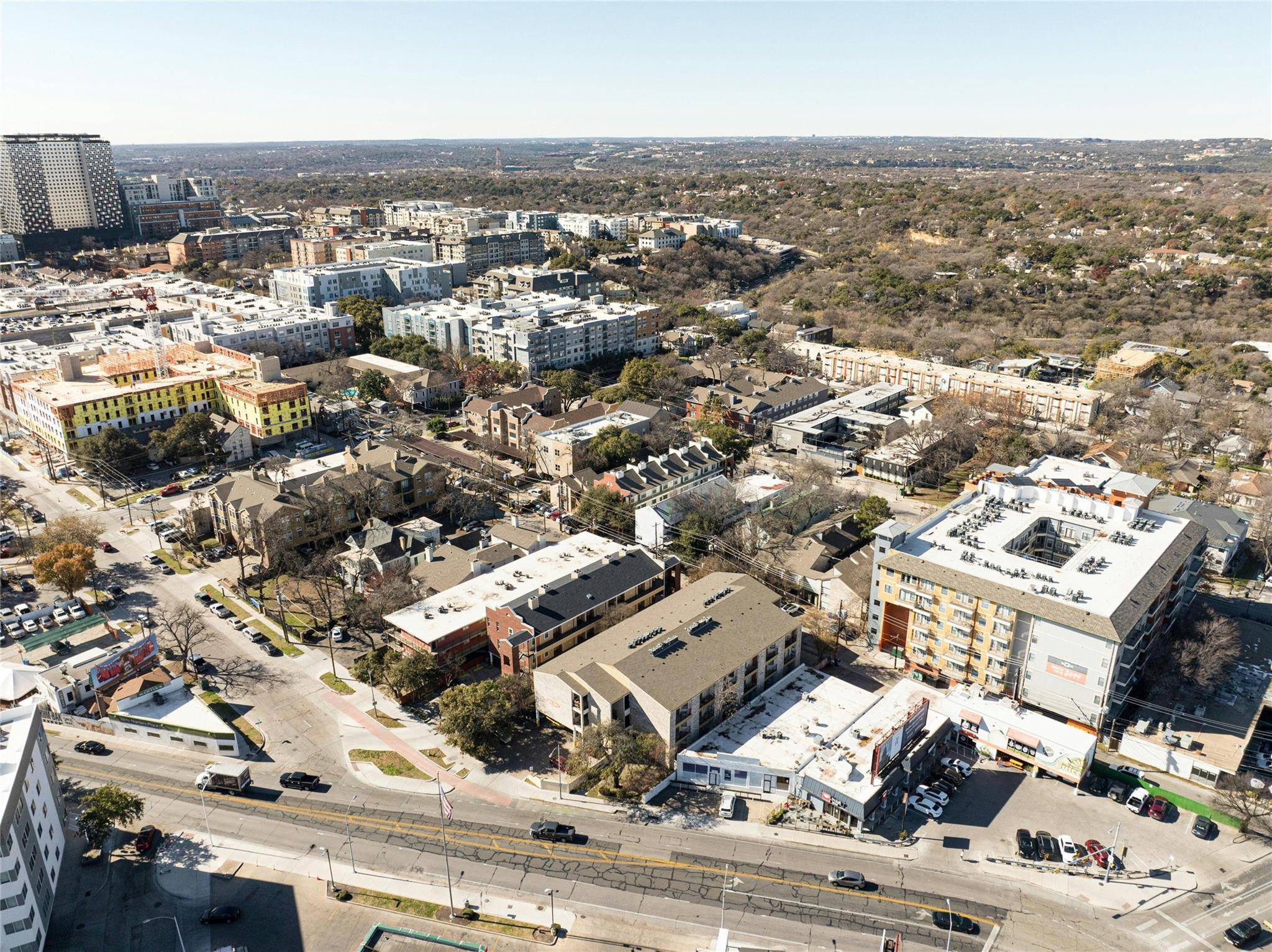 2818 Nueces St Property Photo 3