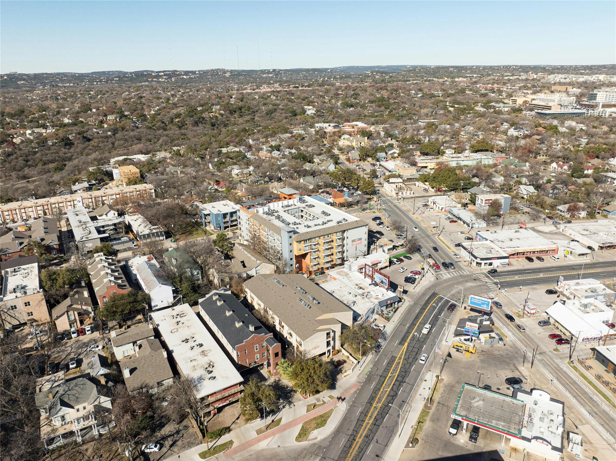 2818 Nueces St Property Photo 4