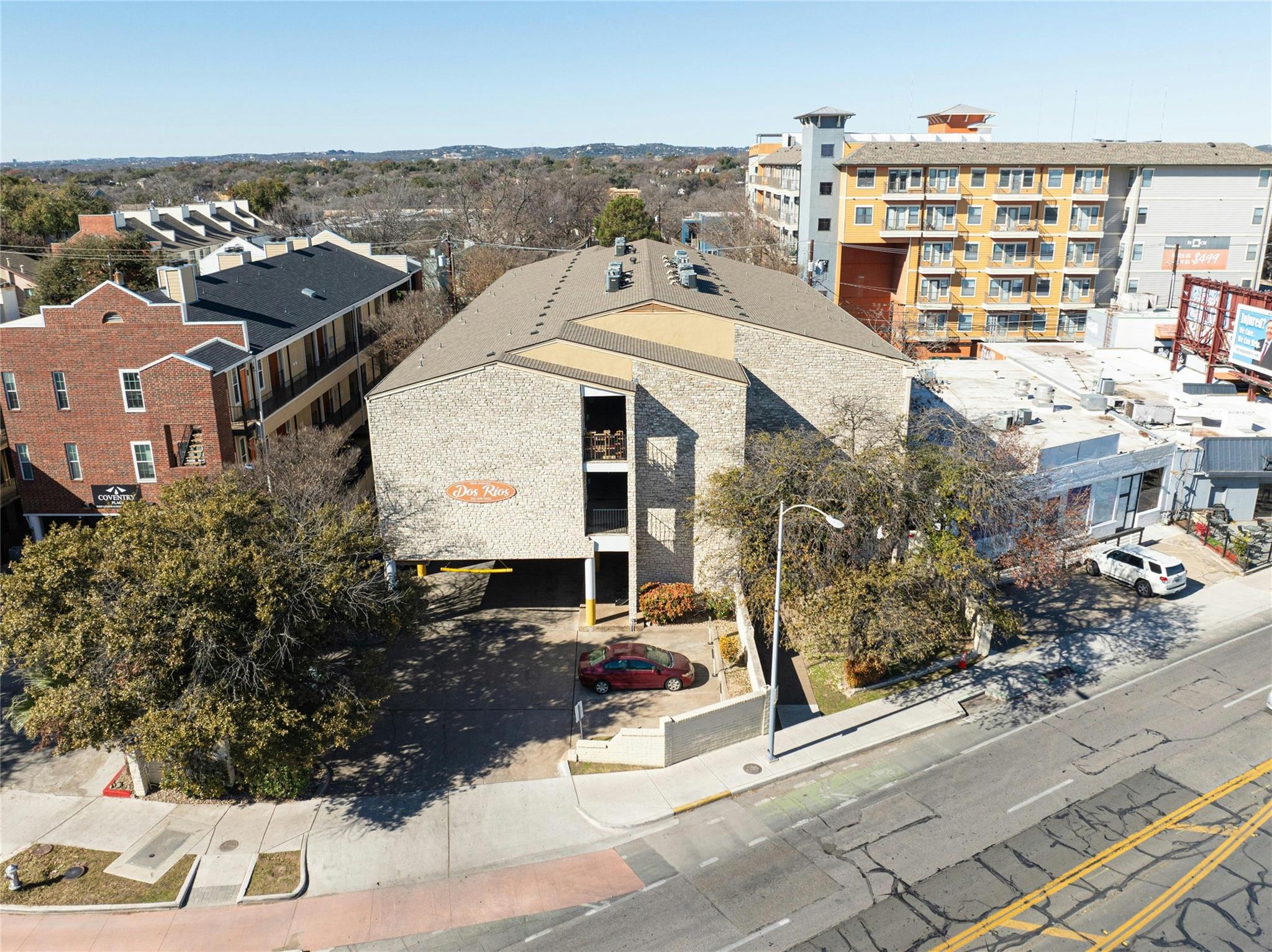 2818 Nueces St Property Photo 6