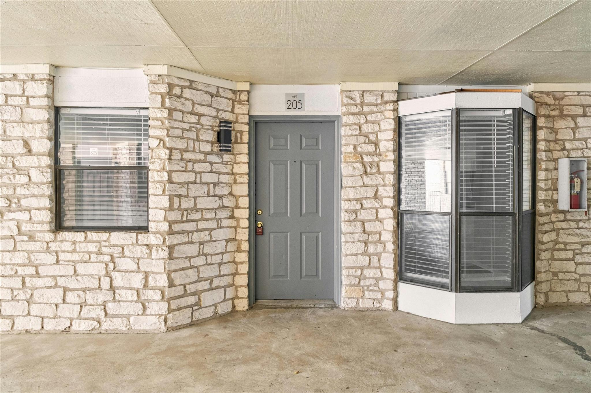 2818 Nueces St Property Photo 7