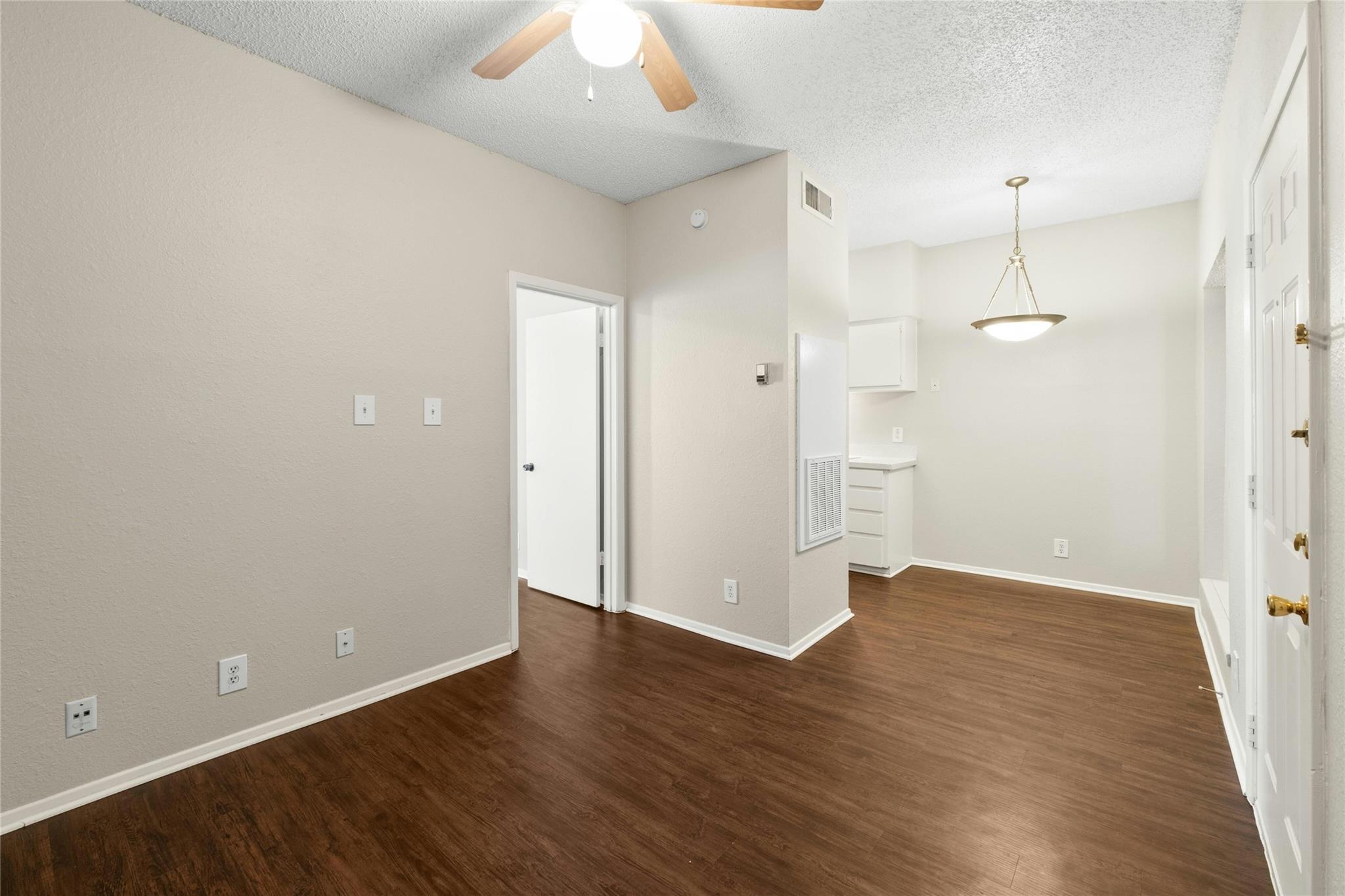 2818 Nueces St Property Photo 8