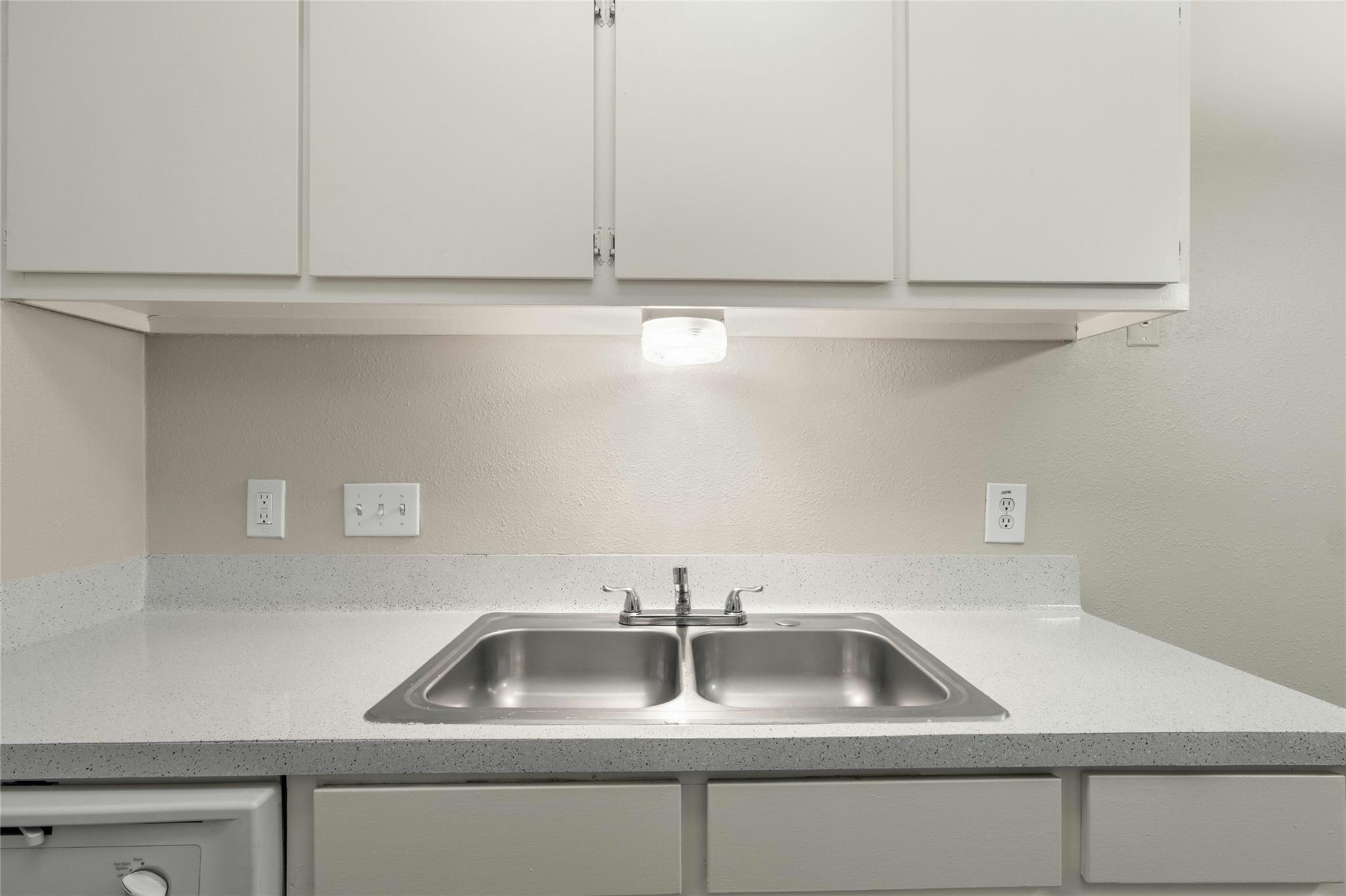 2818 Nueces St Property Photo 13