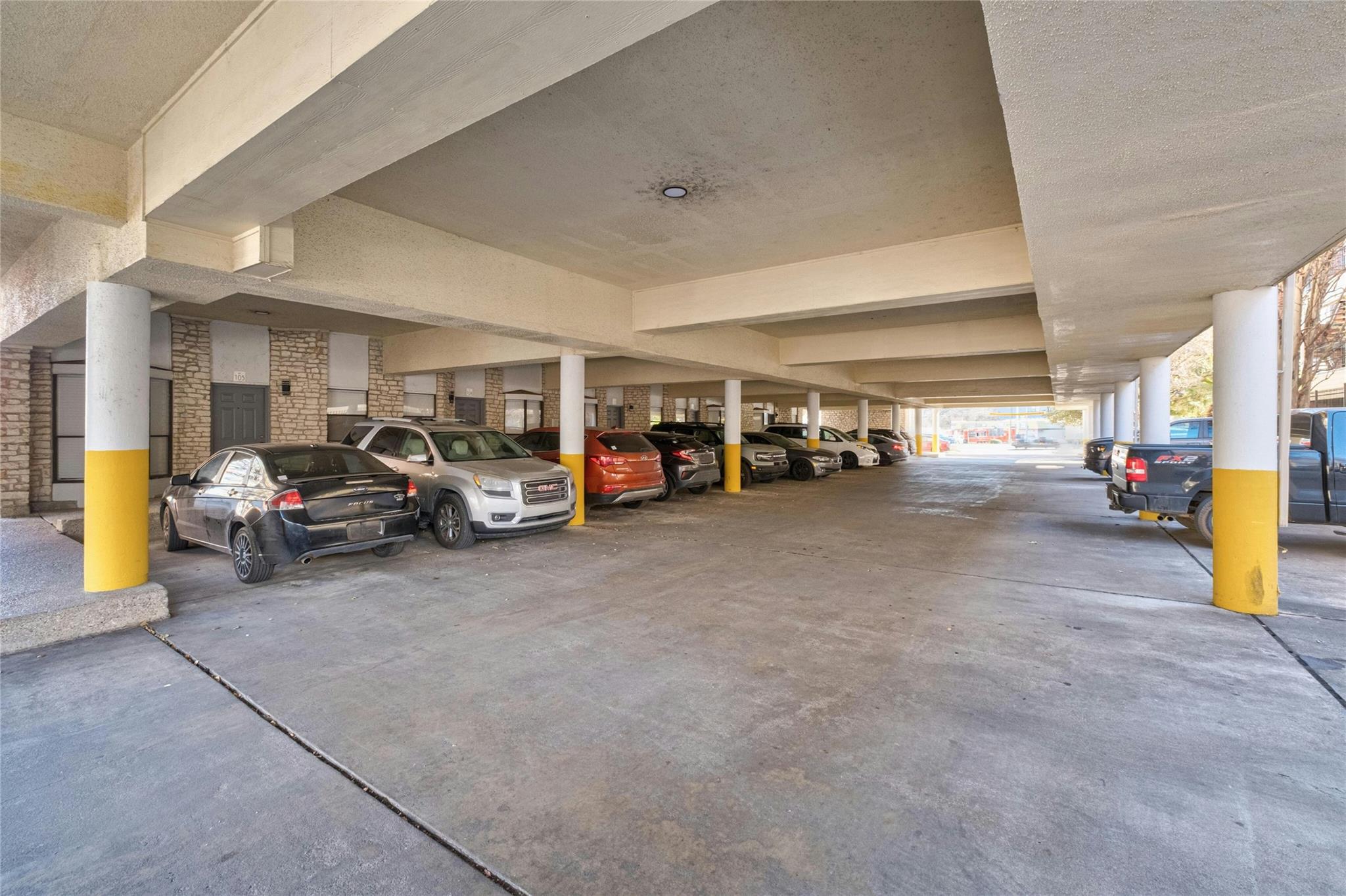 2818 Nueces St Property Photo 29