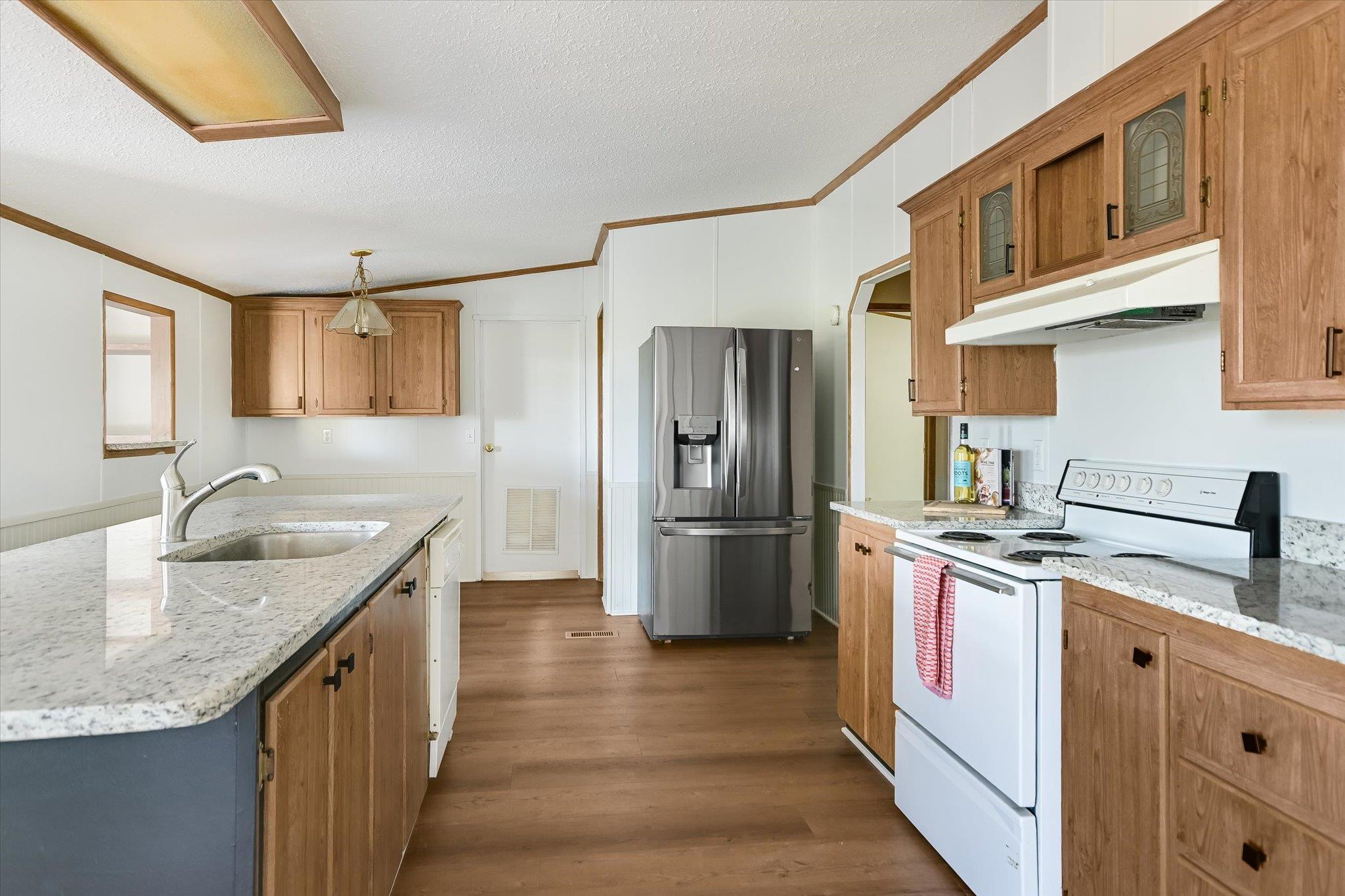 217 Rousey St Property Photo 17