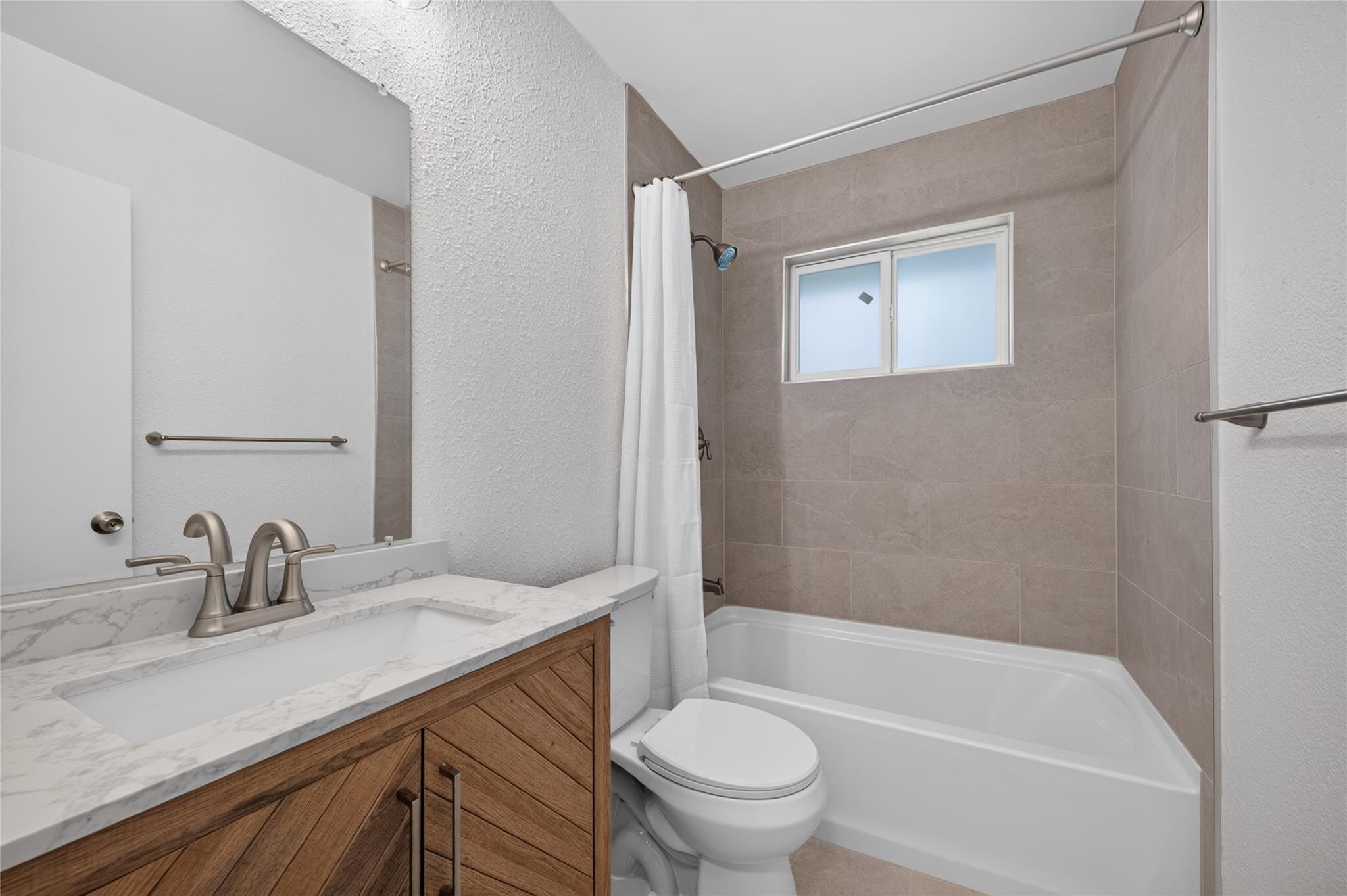 503 Lakeway Dr Property Photo 11